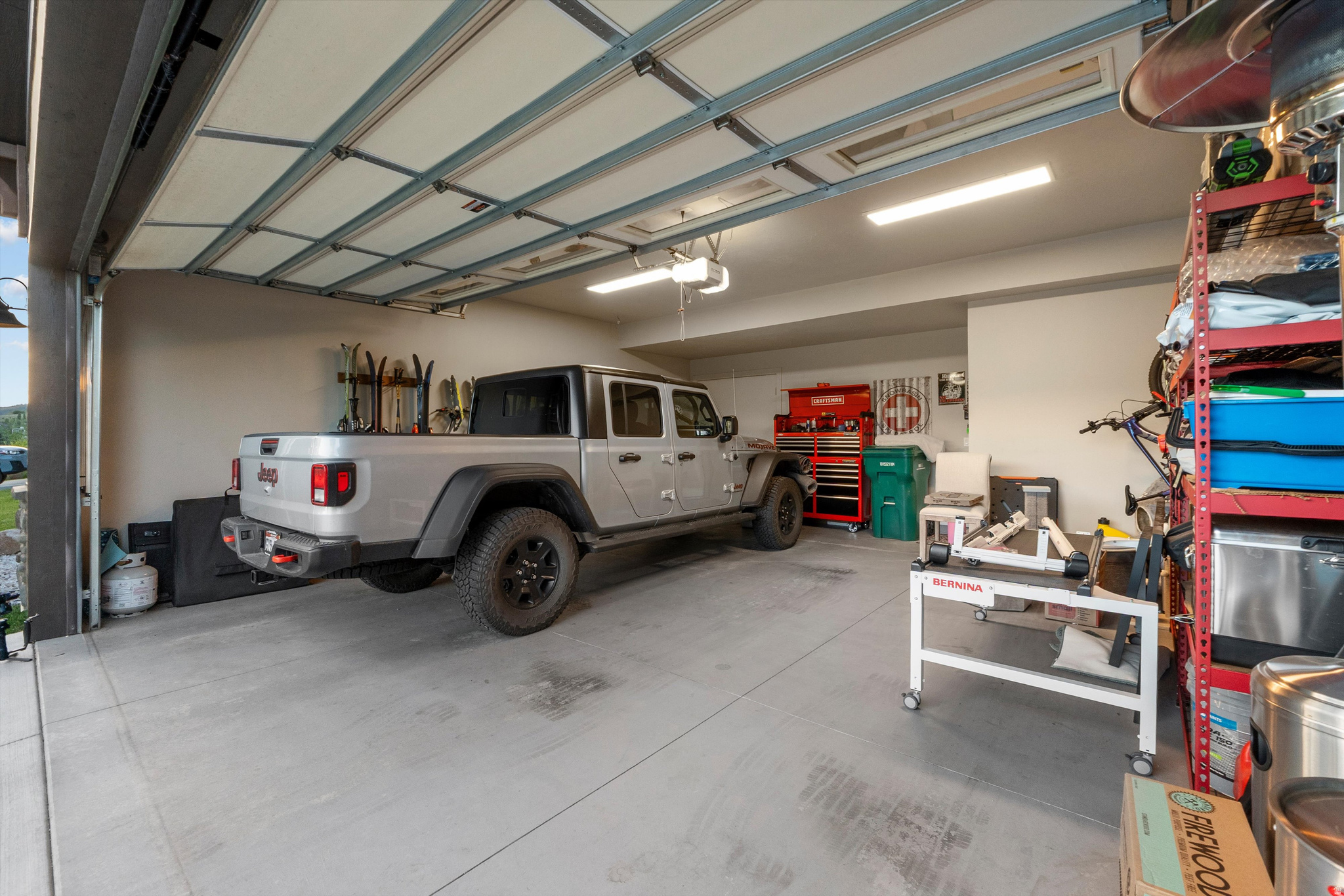 TRAPPERS RIDGE - Residential