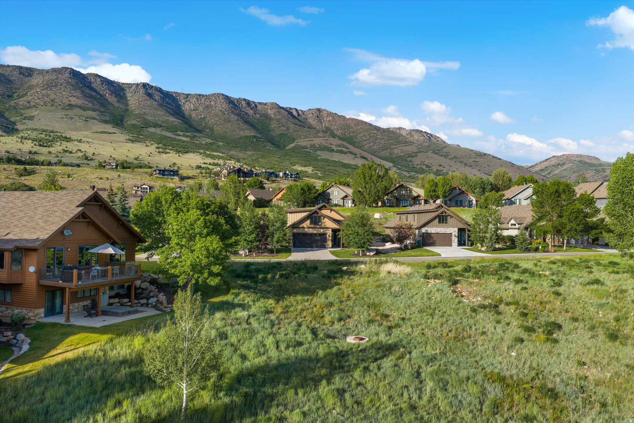 TRAPPERS RIDGE - Residential