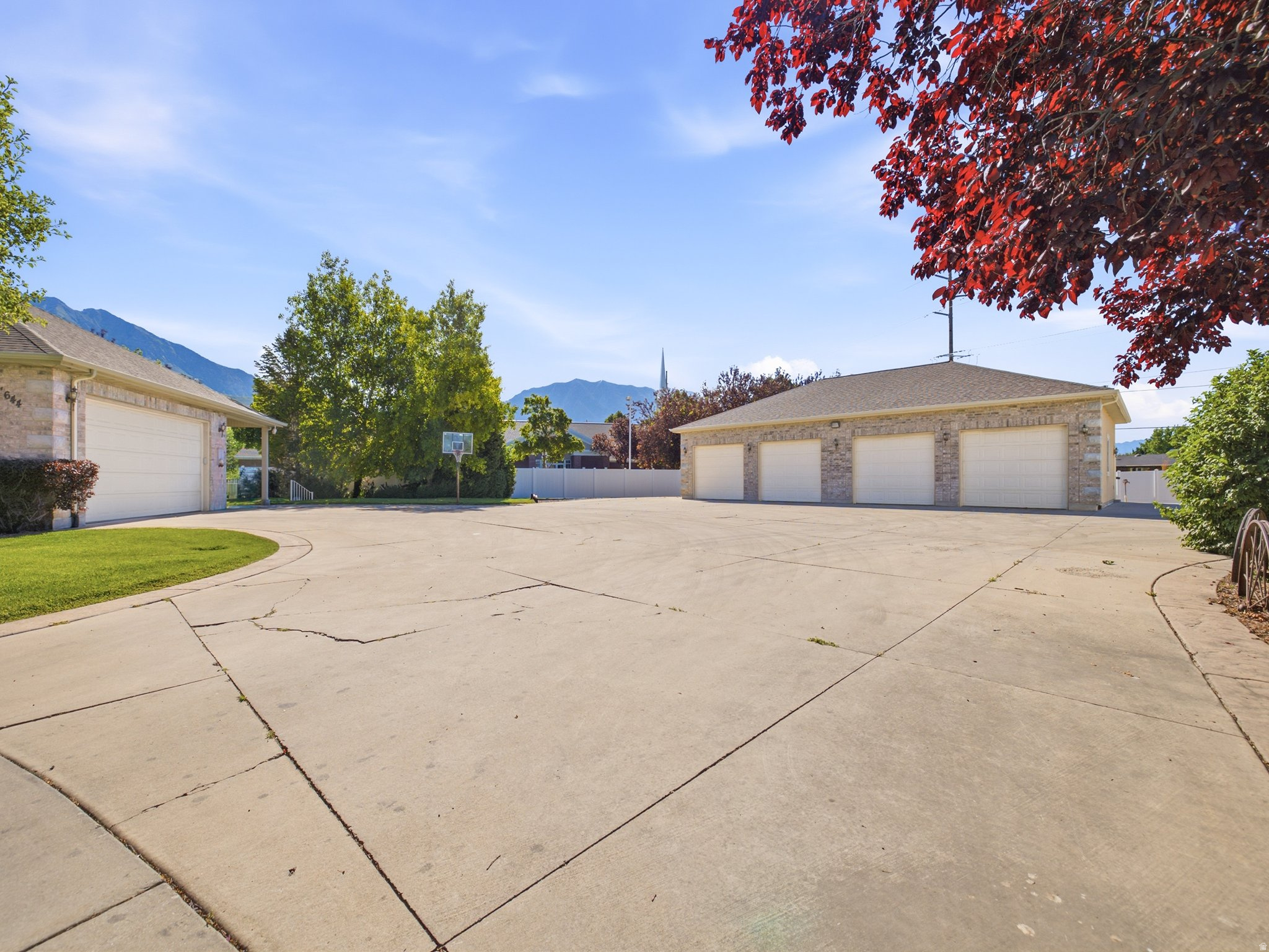 KIRKS FRUIT RANCH - Residential