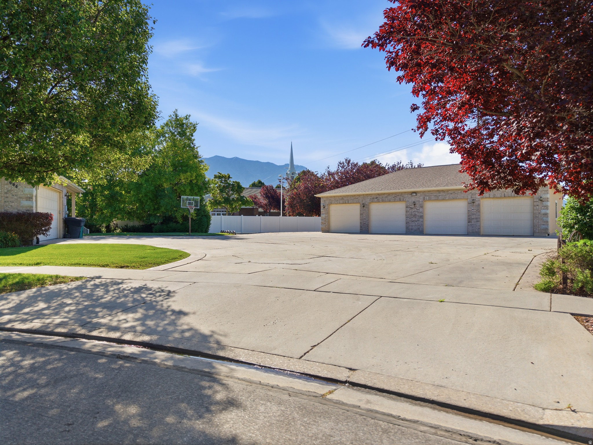 KIRKS FRUIT RANCH - Residential