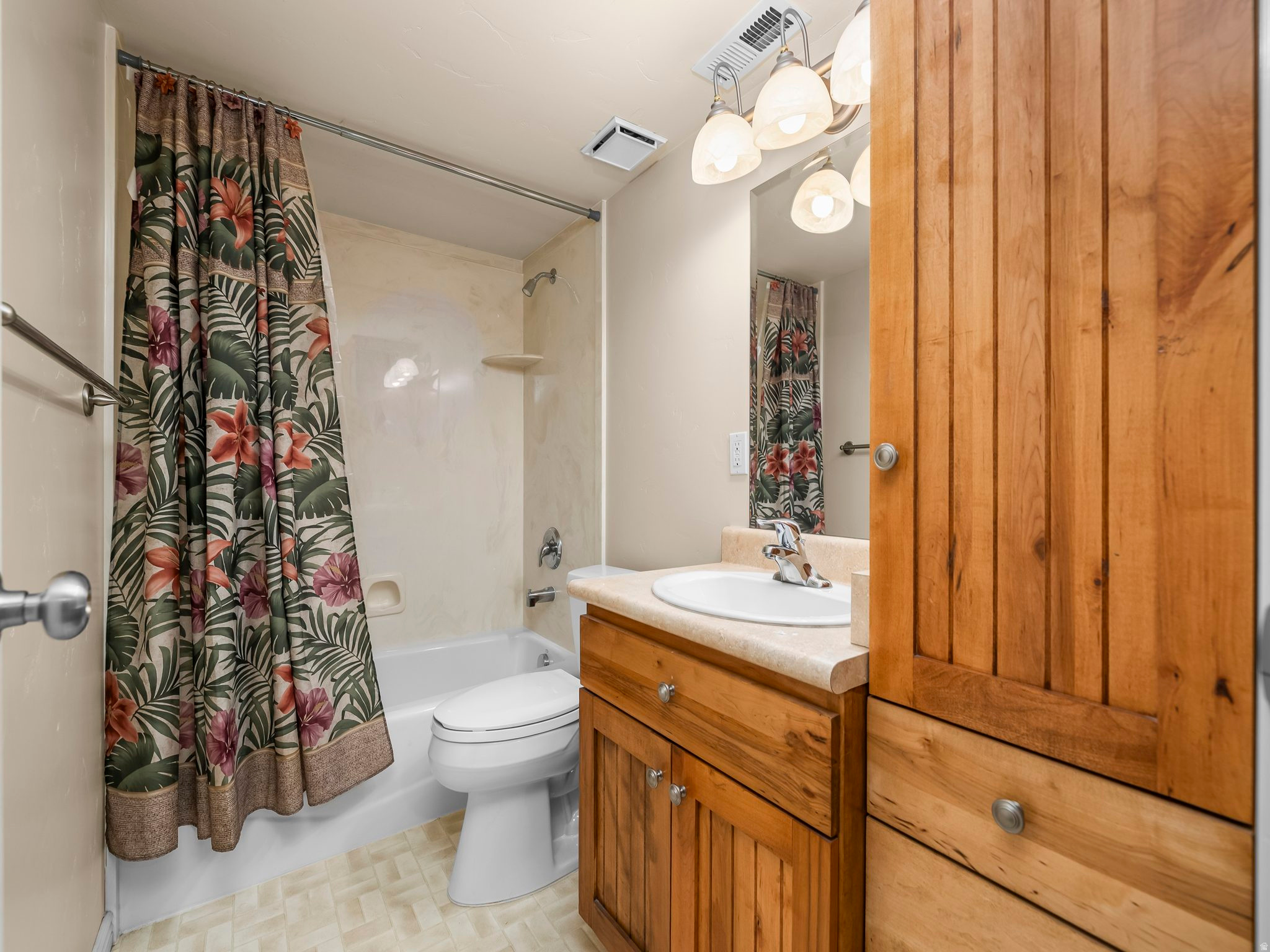 KIRKS FRUIT RANCH - Residential