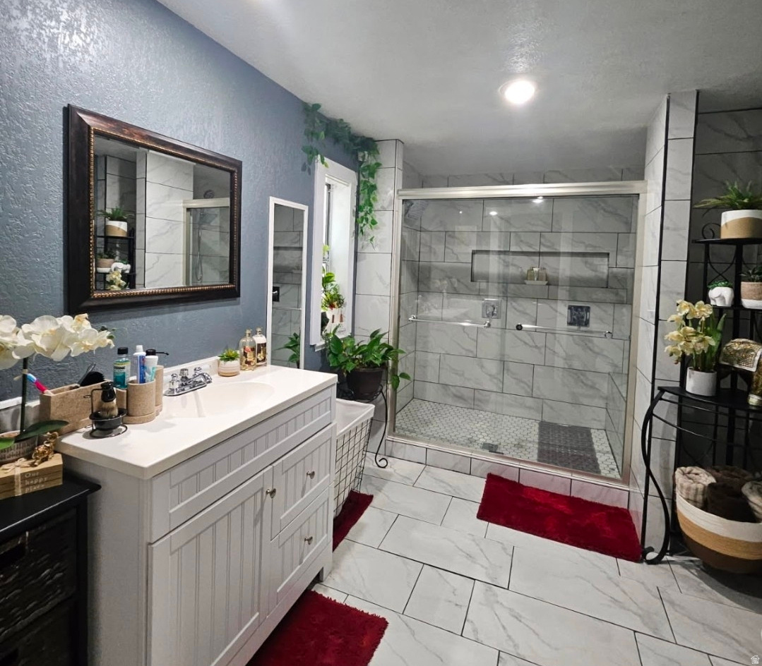 WINDSOR ESTATES - Residential
