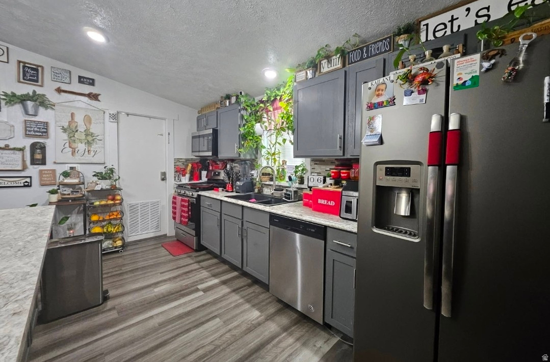 WINDSOR ESTATES - Residential