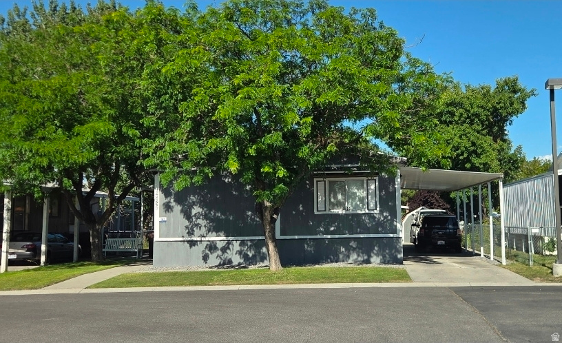 WINDSOR ESTATES - Residential