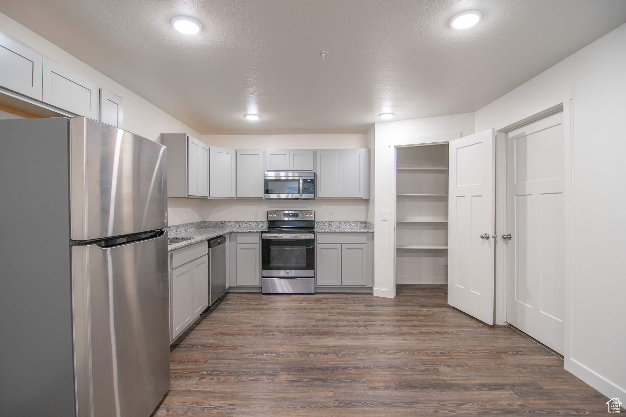 PINERIDGE FARMS - Residential