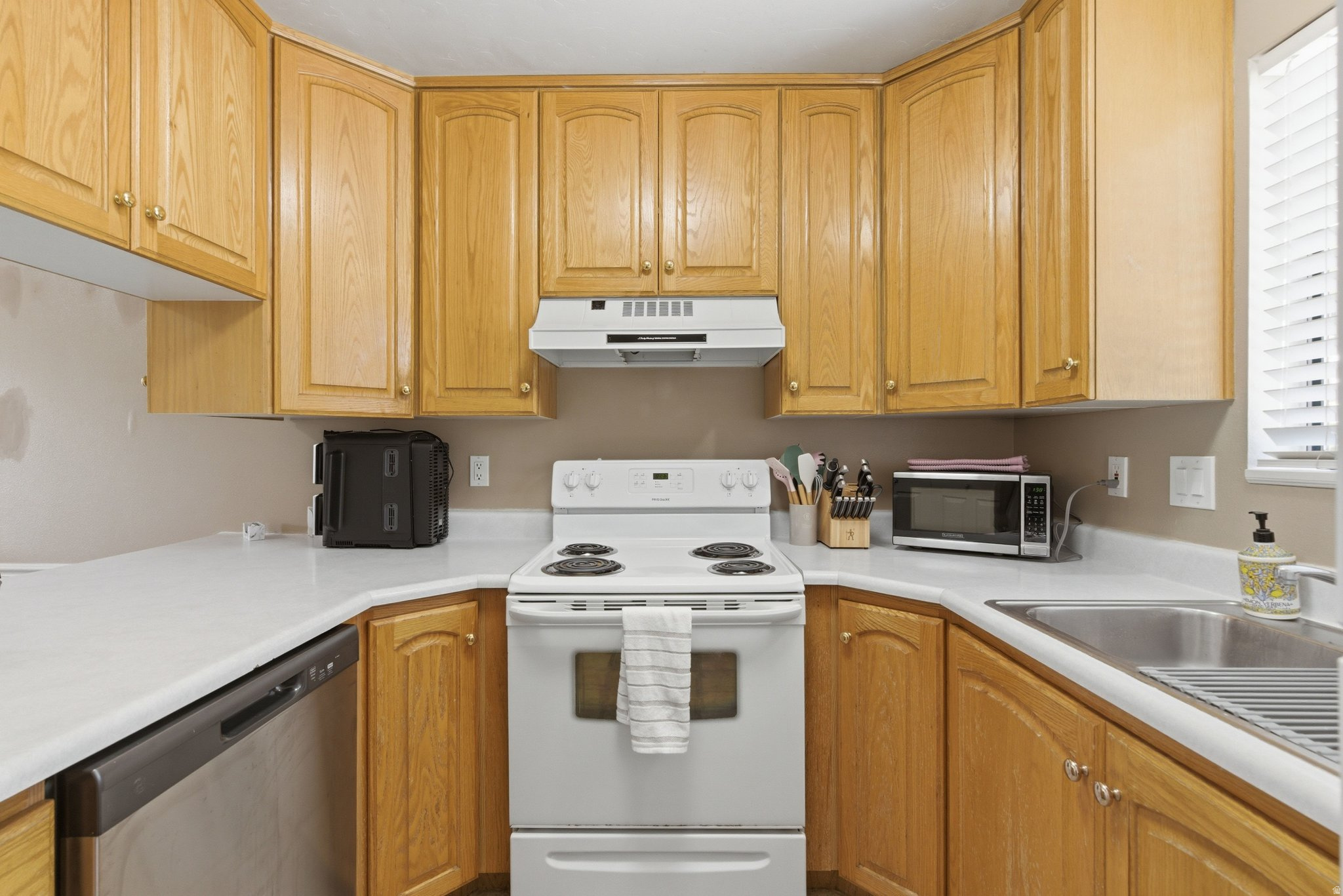 COPPERFIELD SQUARE CONDO - Residential
