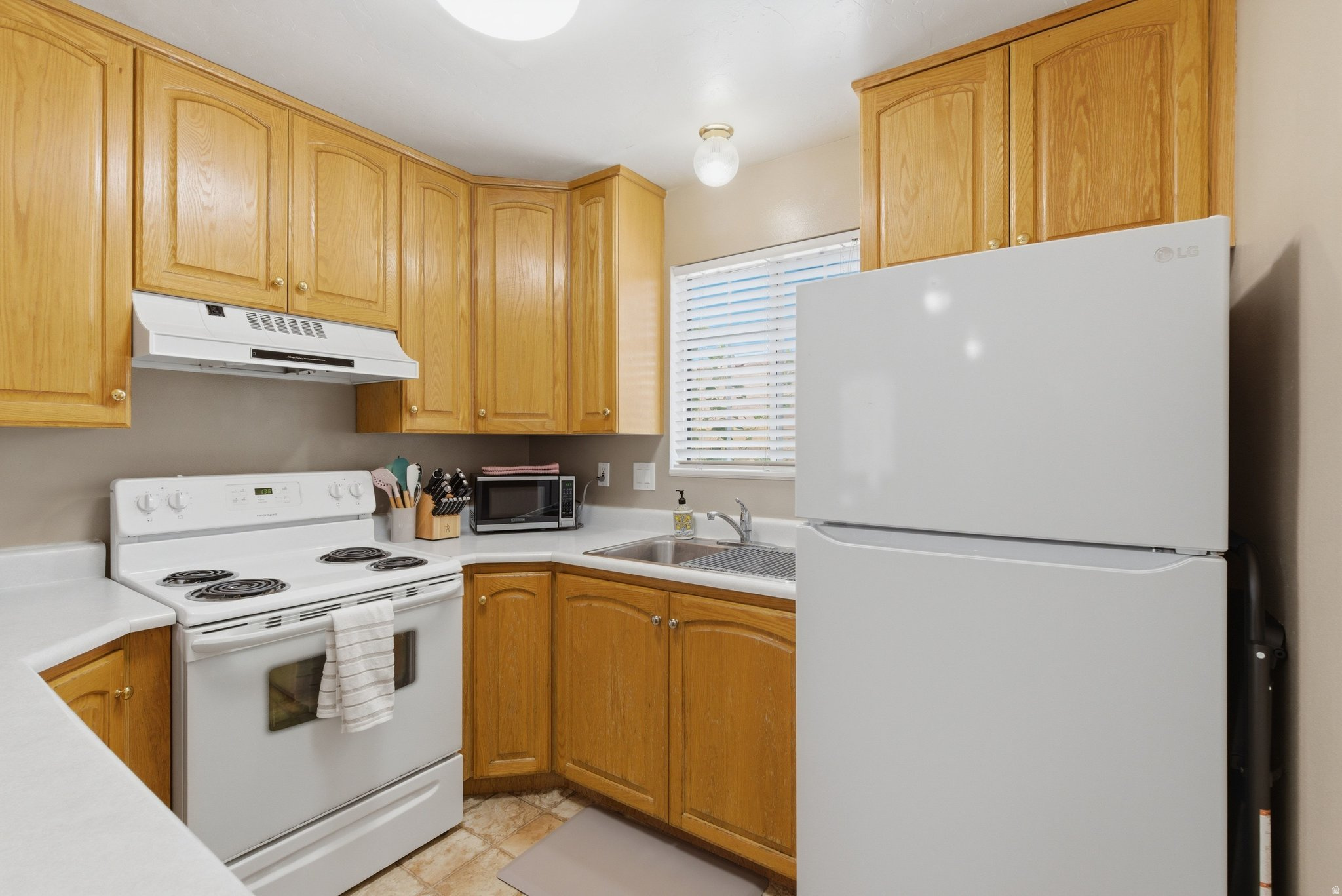 COPPERFIELD SQUARE CONDO - Residential