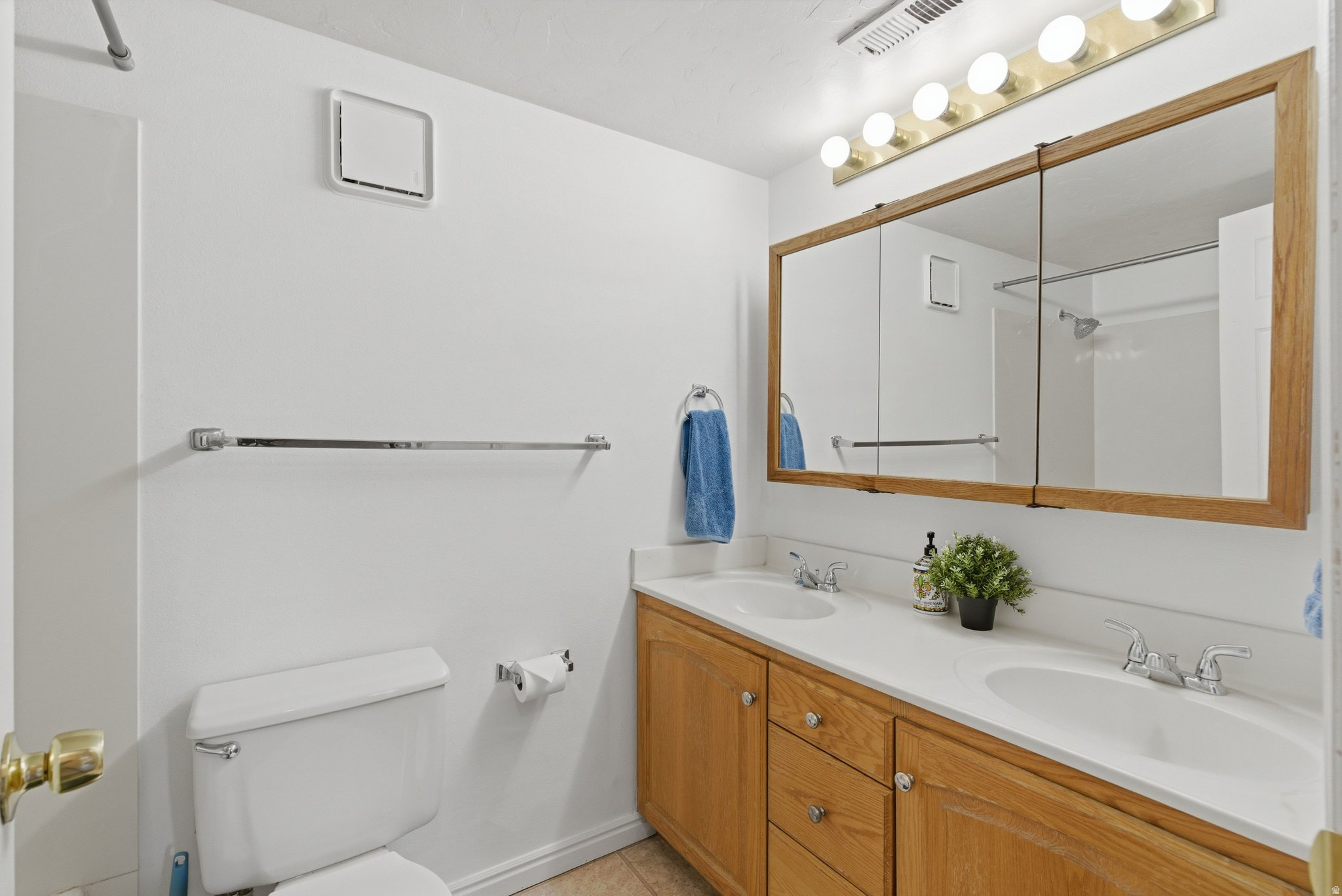 COPPERFIELD SQUARE CONDO - Residential