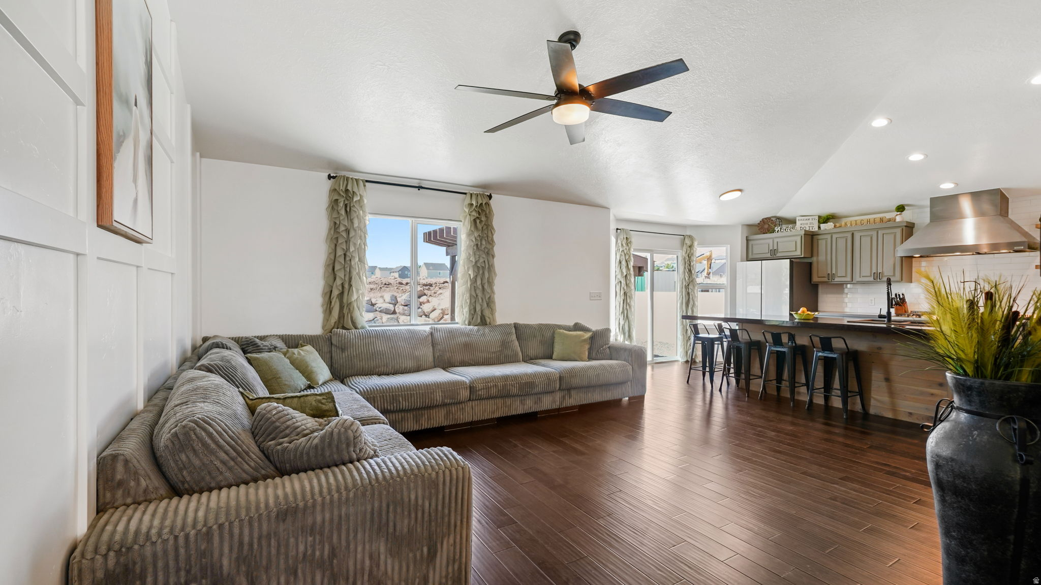 SUMMIT RIDGE - Residential
