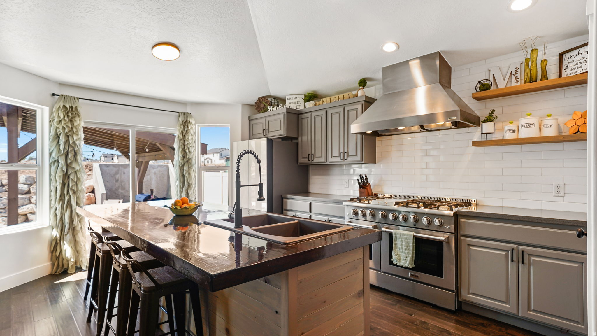 SUMMIT RIDGE - Residential