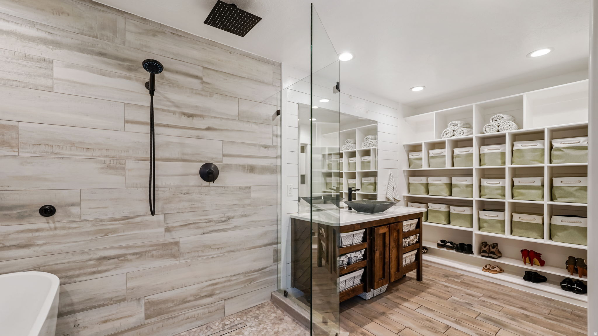 SUMMIT RIDGE - Residential