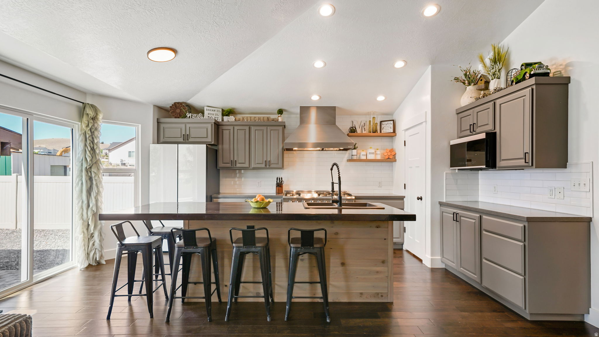 SUMMIT RIDGE - Residential