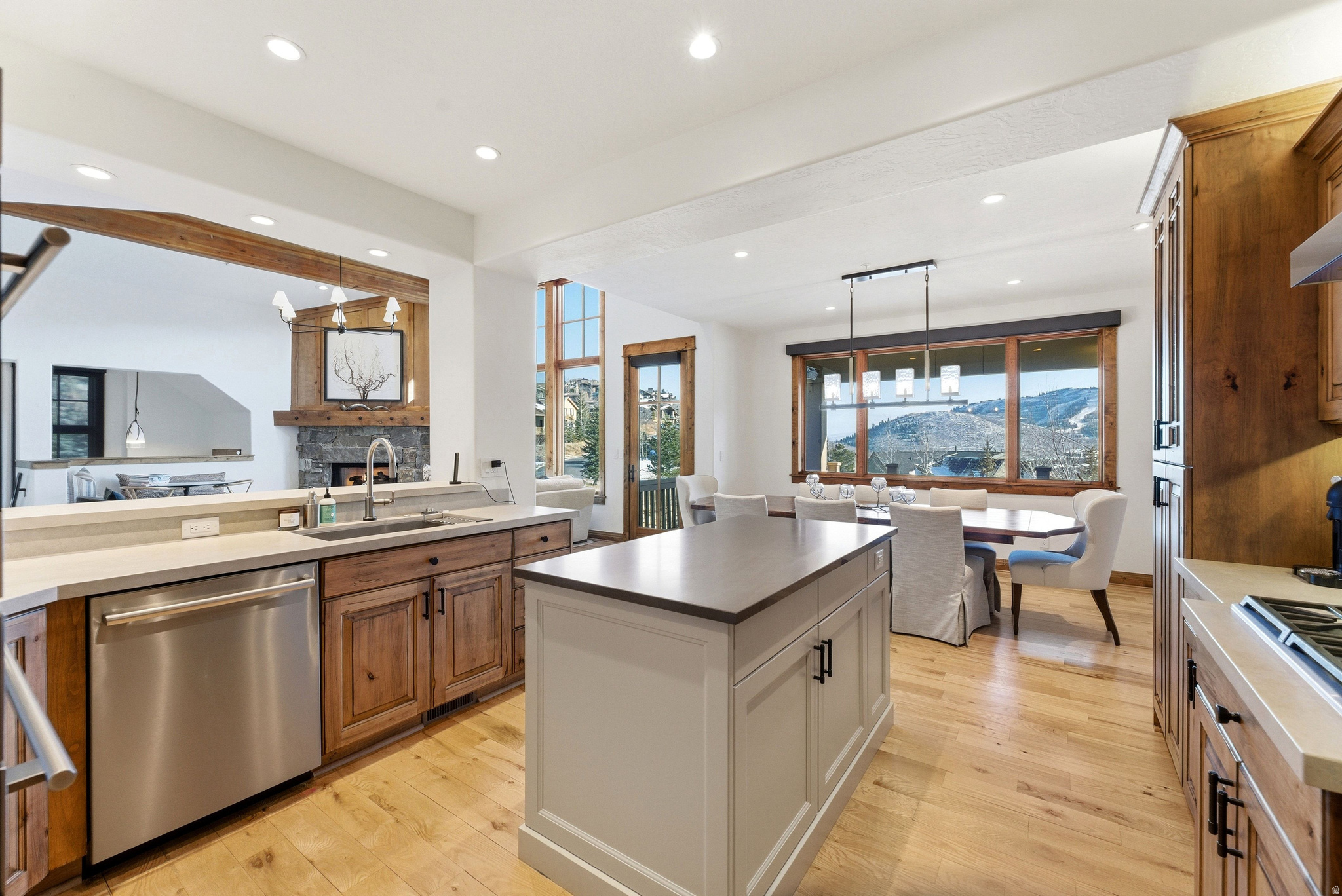 APRIL MOUNTAIN CONDOMINIUM - Residential