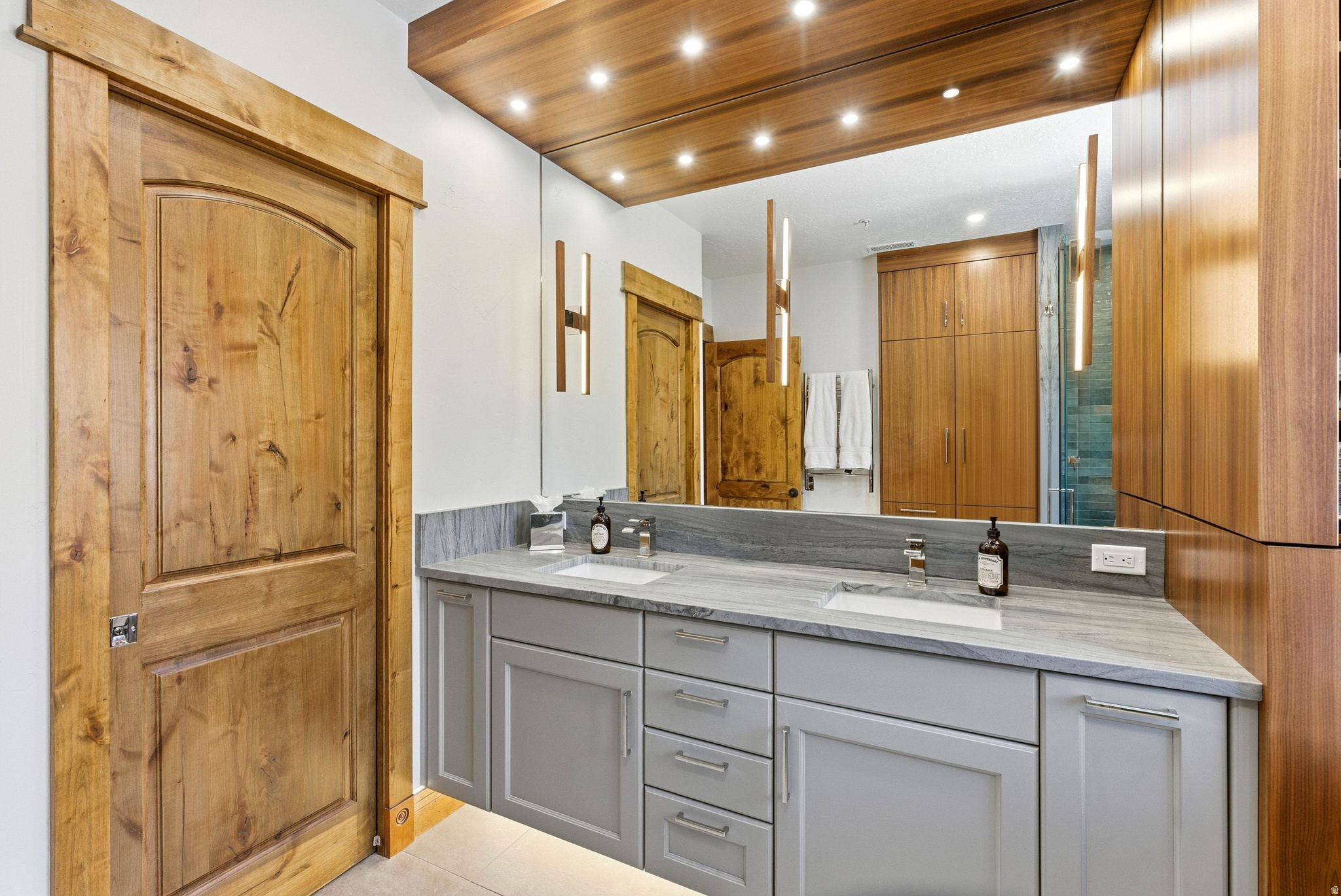 APRIL MOUNTAIN CONDOMINIUM - Residential