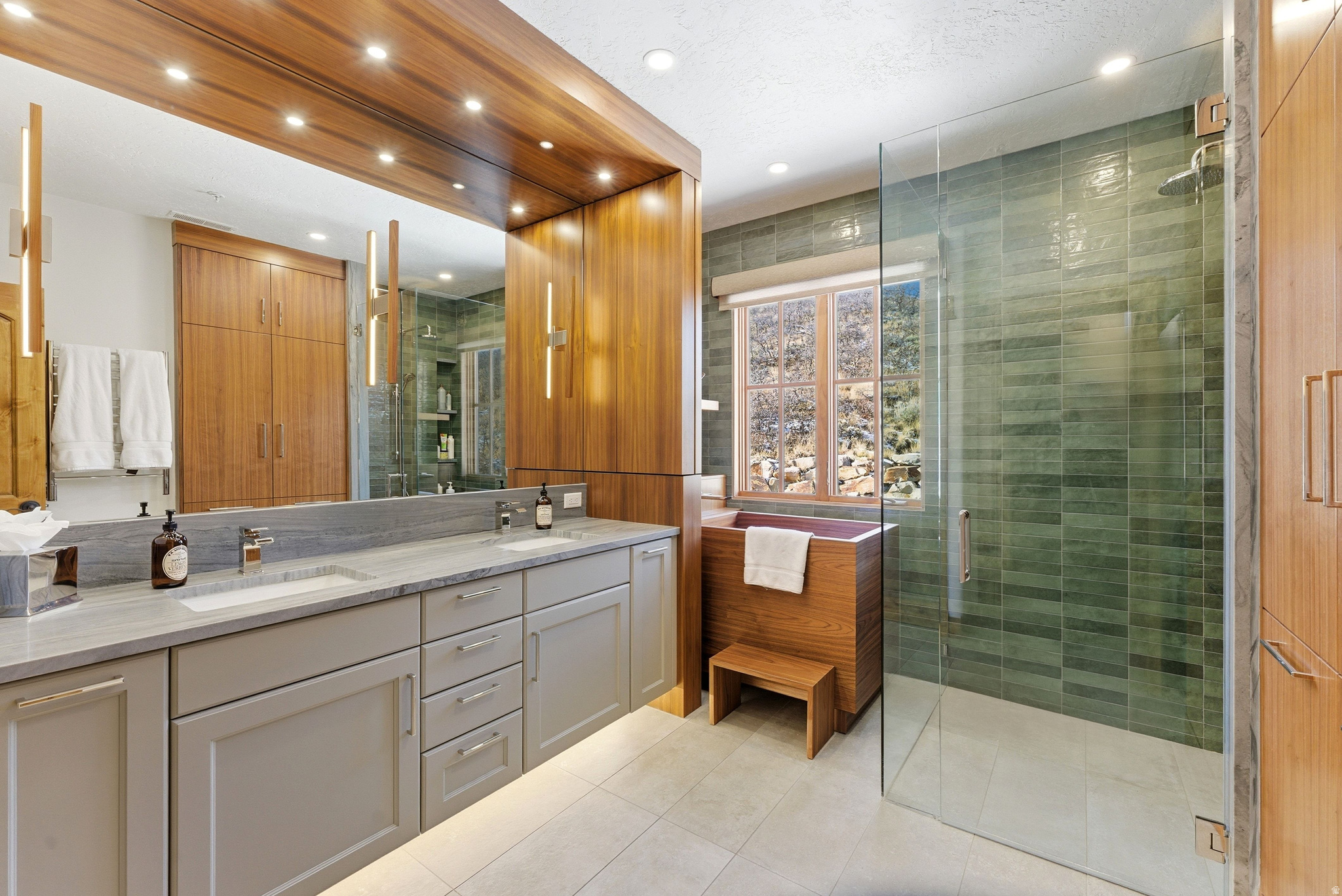 APRIL MOUNTAIN CONDOMINIUM - Residential