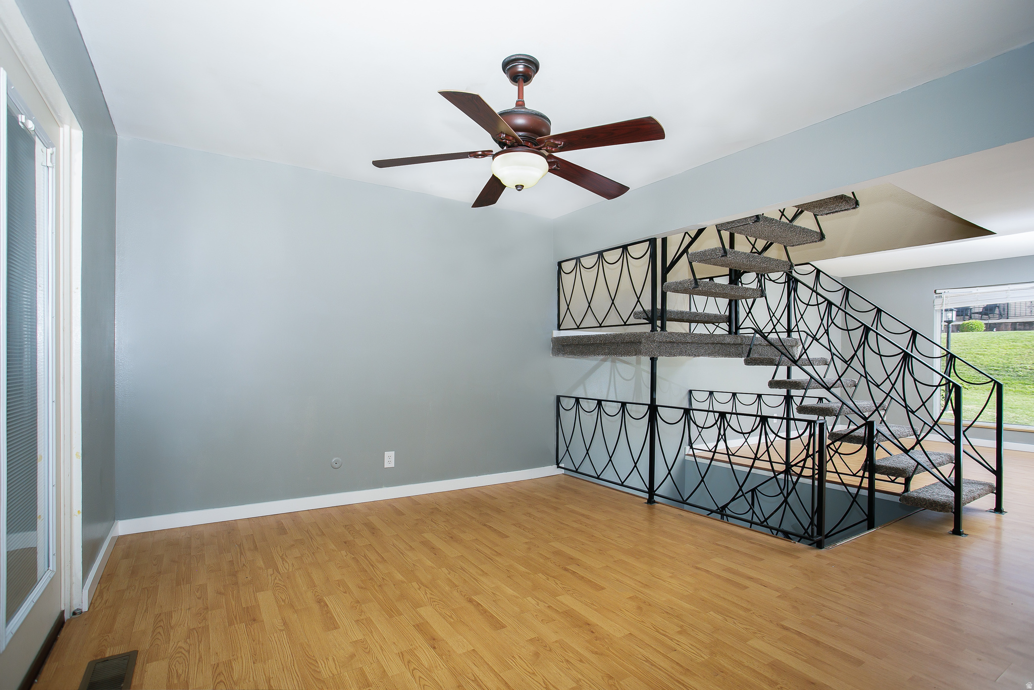 COUNTRY HILLS MANOR - Residential
