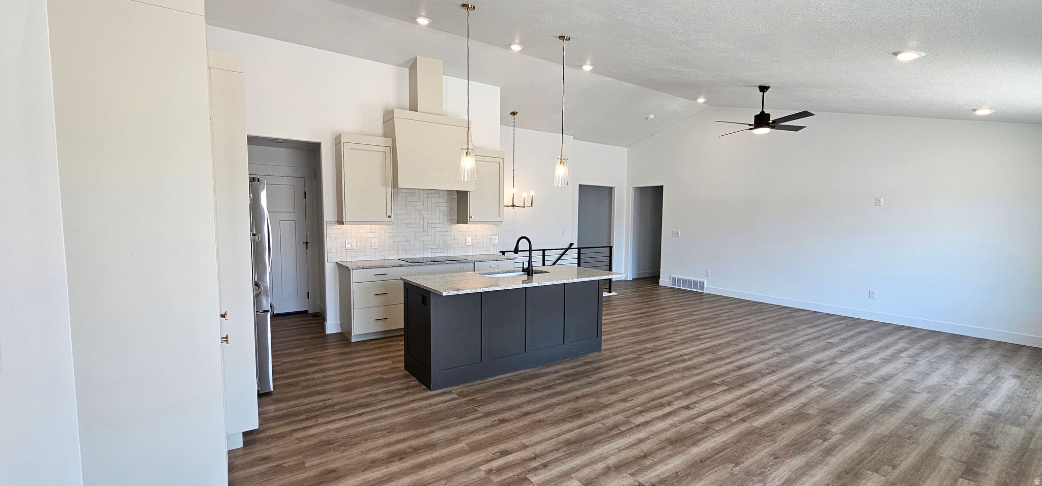 COWBOY ESTATES - Residential
