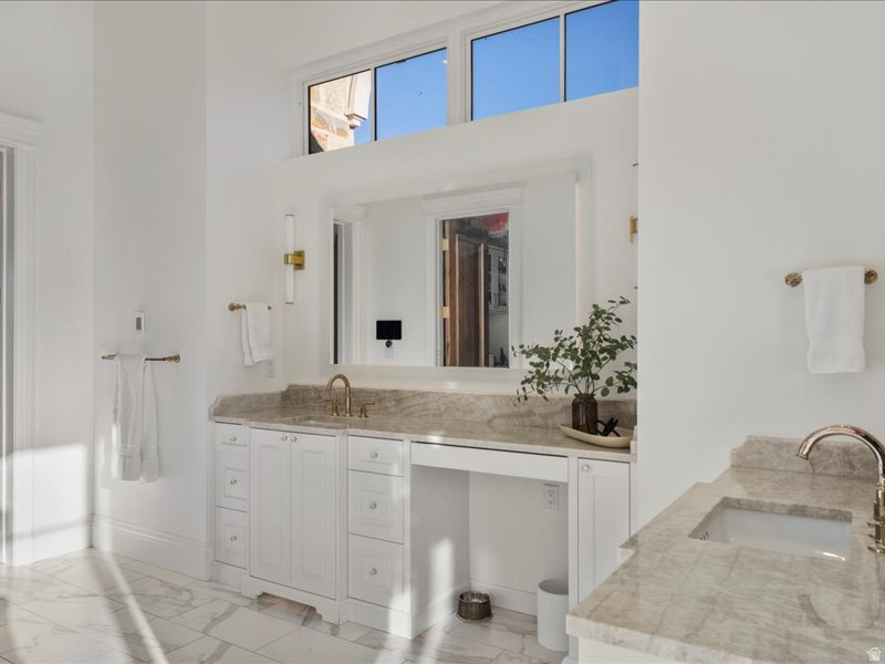 LEGACY MOUNTAIN ESTATES - Residential