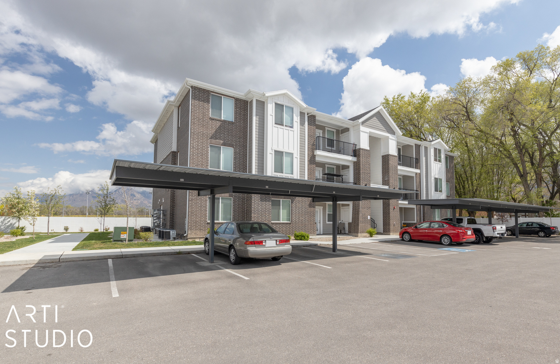 PARKSIDE SEVEN - Residential