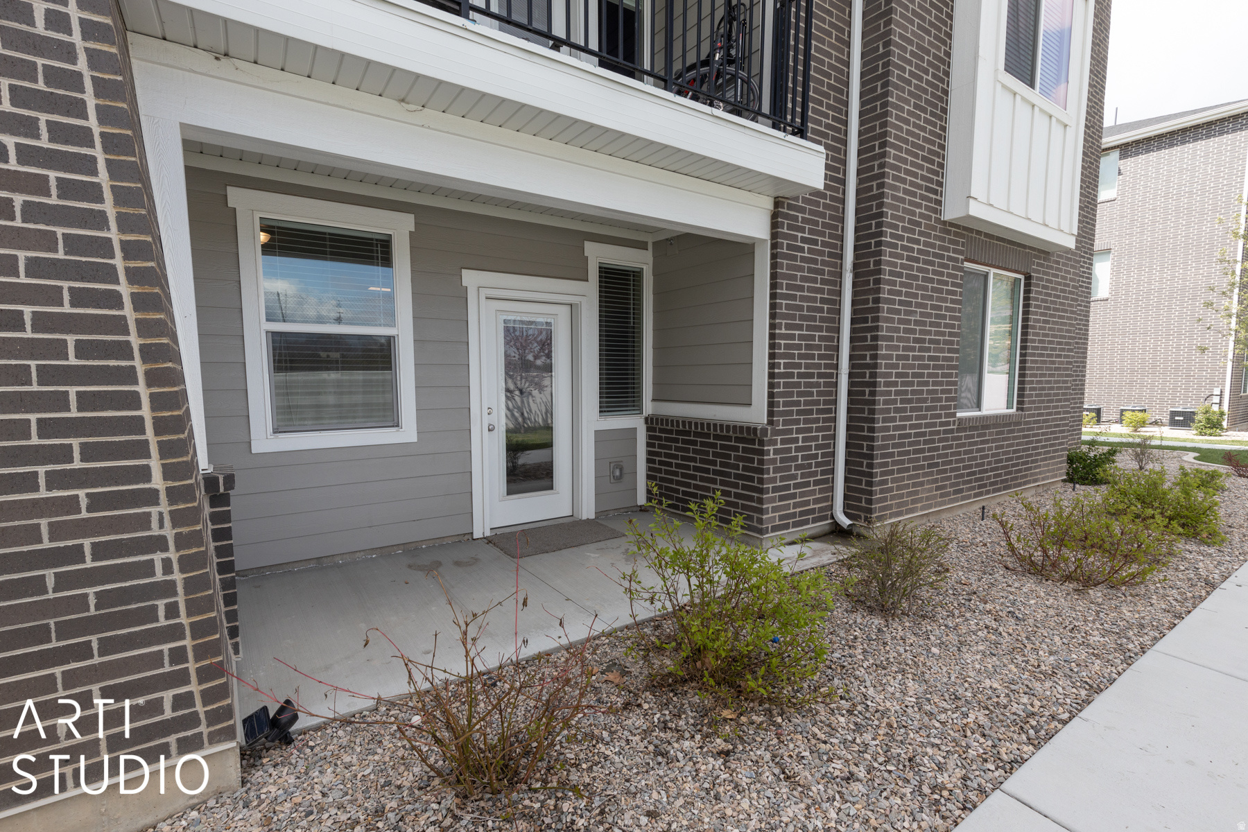 Main level living awaits in this spotless, move-in-ready townhome. Centrally located for effortless access to all amenities, you're just moments from shops, dining, parks, and services. This home features an open floor plan with large, light-filled rooms that create an inviting, spacious feel from the moment you walk in. The kitchen is perfect perfect for everyday living and entertaining. Ideal for starting your homeownership journey or adding a solid investment to your portfolio, this property offers low-maintenance living in a desirable location. Don't miss this opportunity to own a clean, move-in-ready residence. Call for a personal tour today!