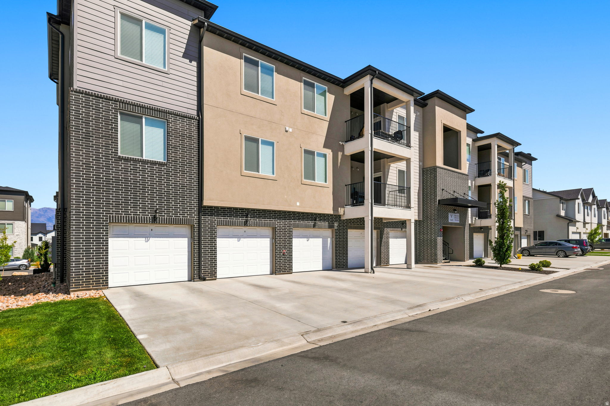 GARDNER POINT - Residential