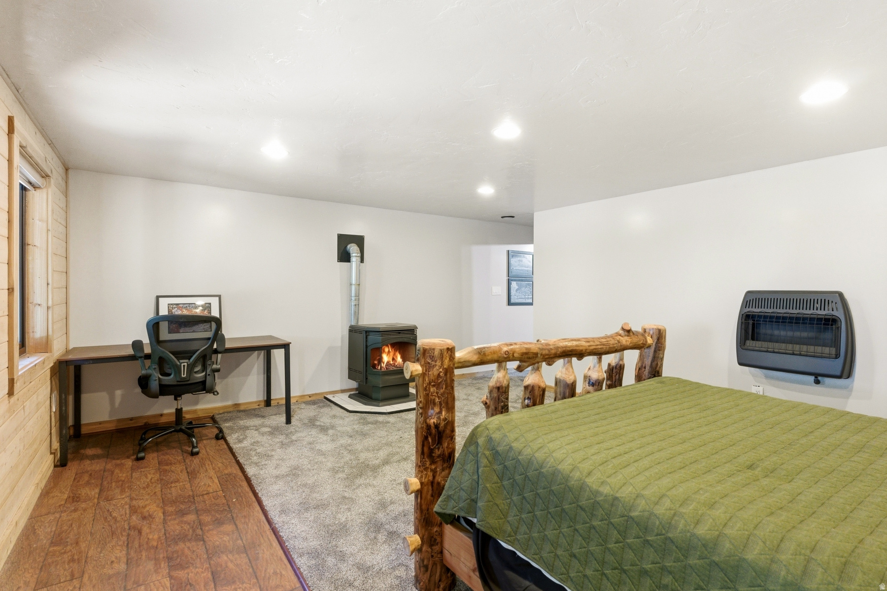 WOODLAND CREST - Residential
