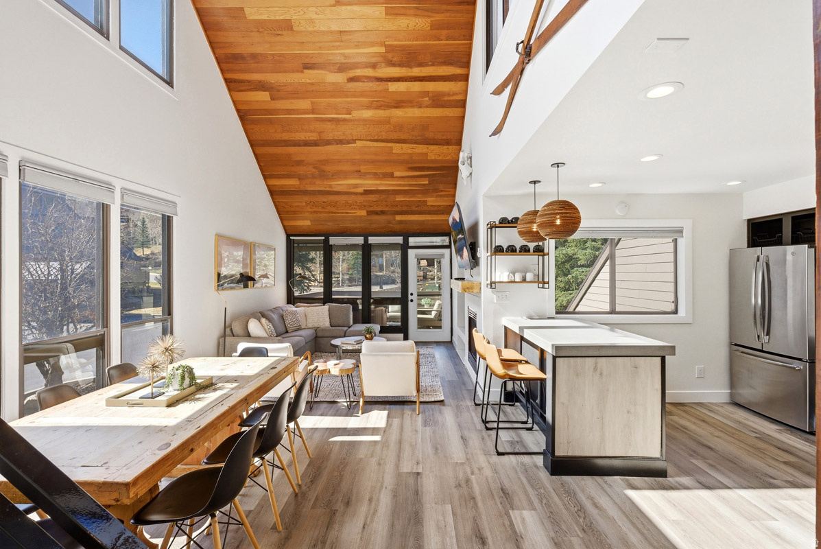 PAY DAY CONDOMINIUM - Residential