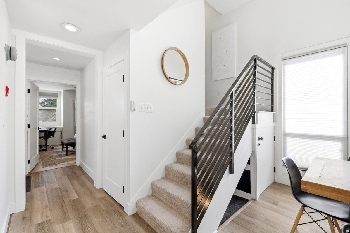 PAY DAY CONDOMINIUM - Residential