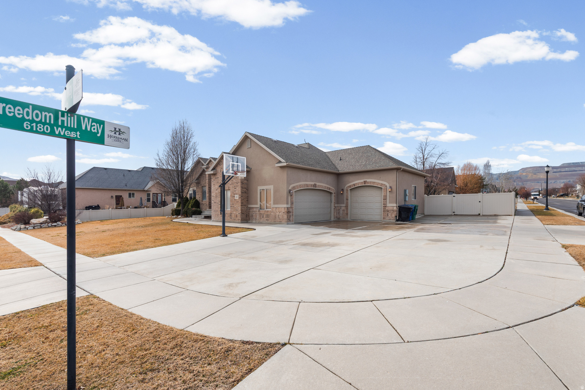 HERITAGE PLACE - Residential