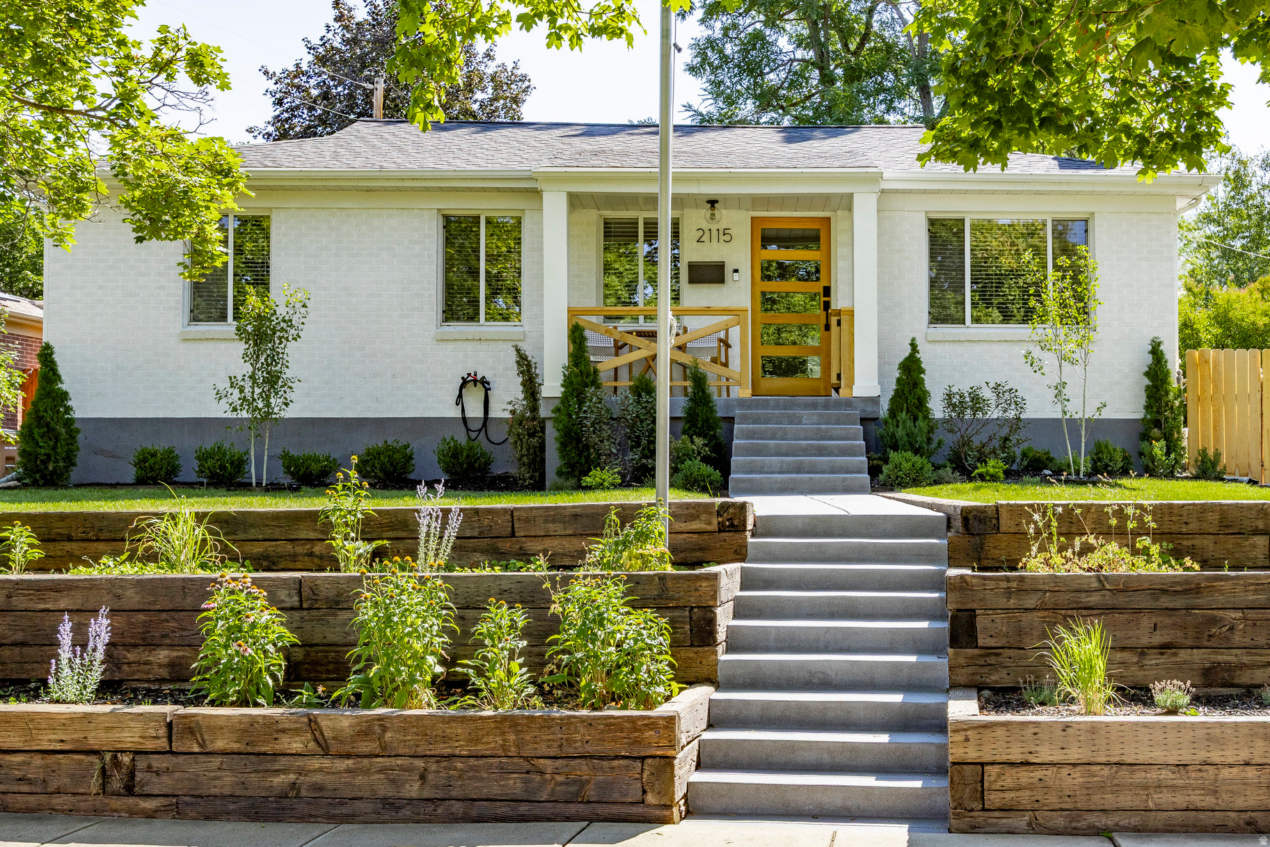 COUNTRY CLUB HEIGHTS - Residential