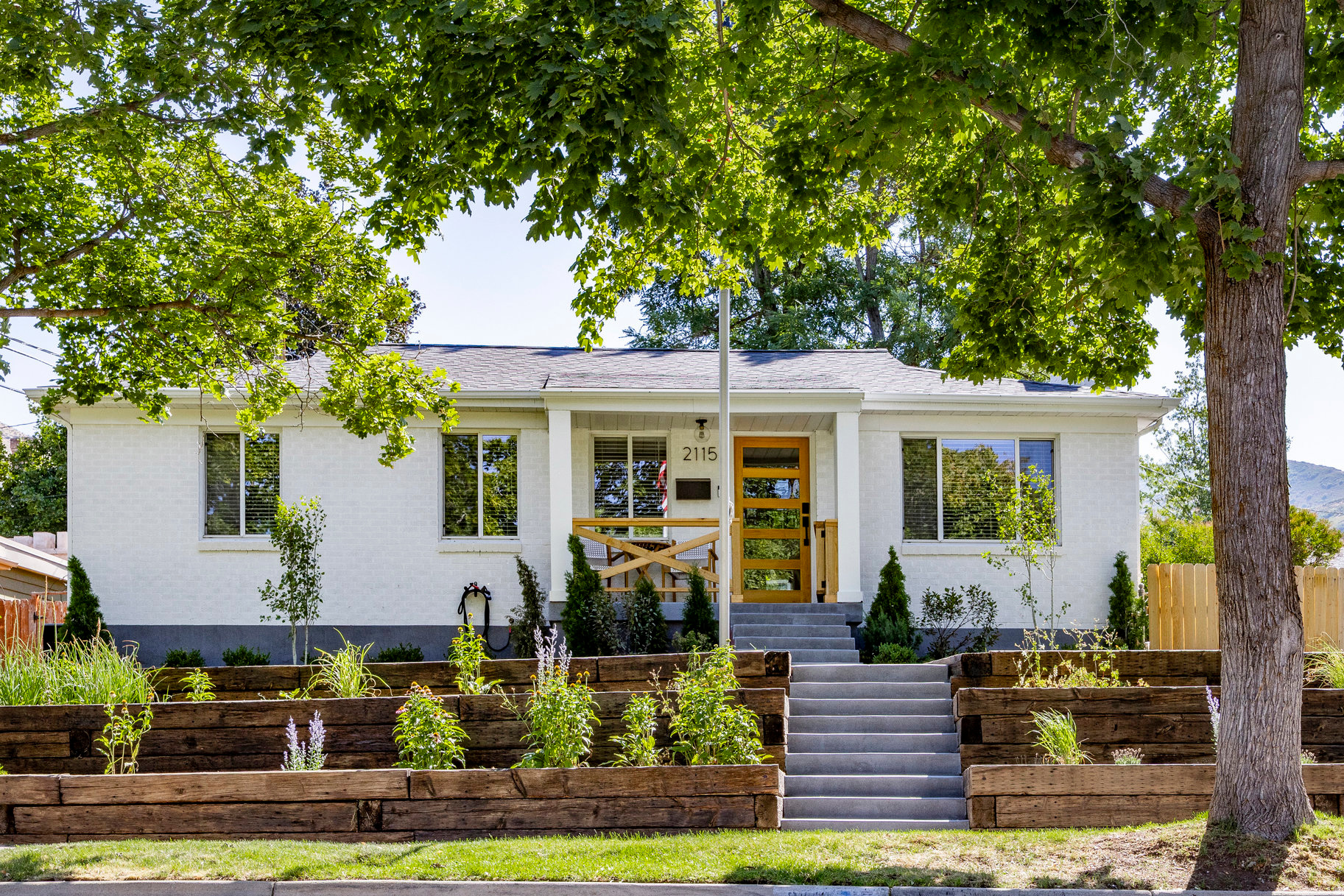COUNTRY CLUB HEIGHTS - Residential