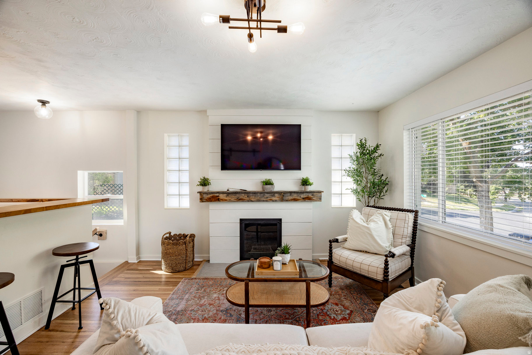COUNTRY CLUB HEIGHTS - Residential