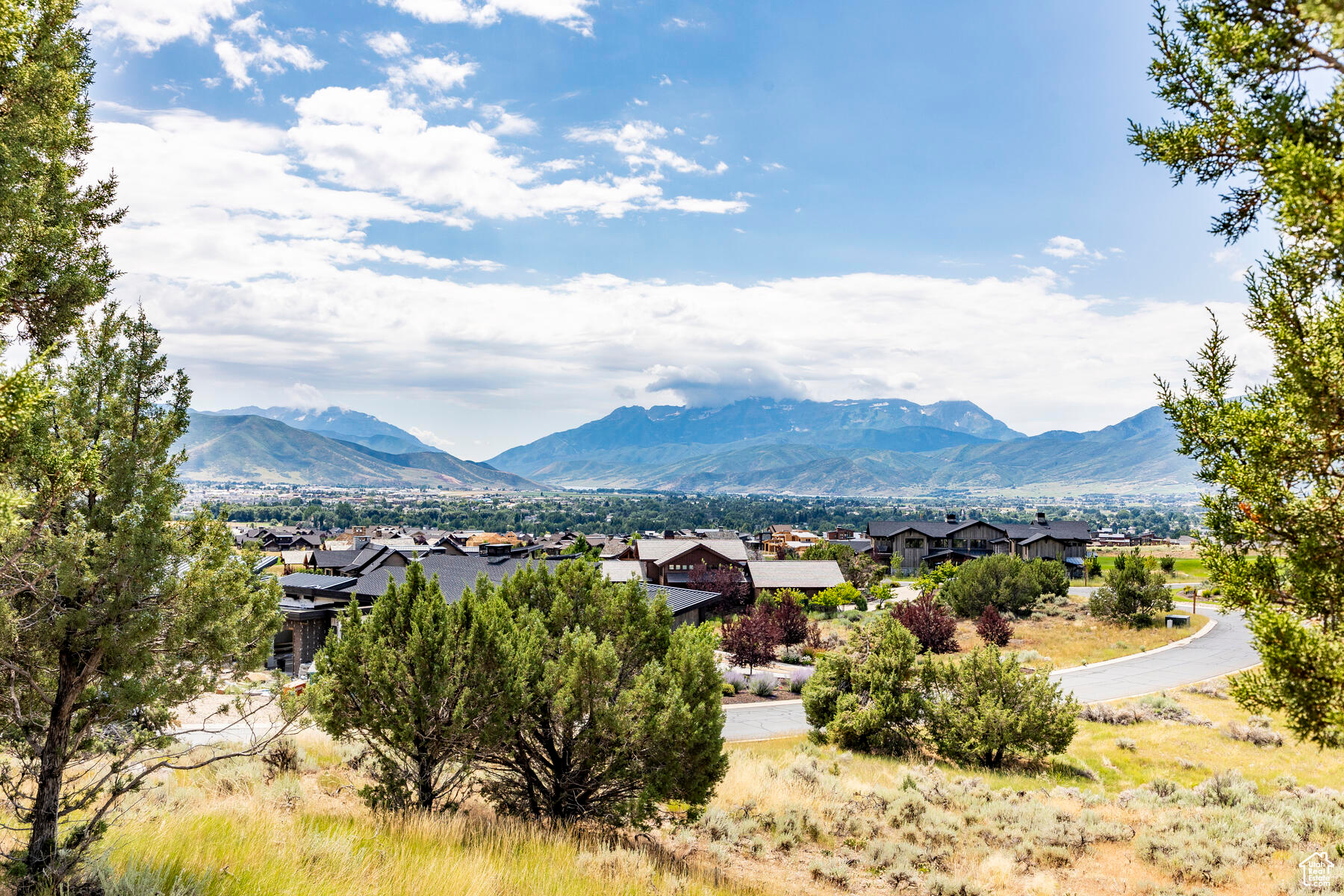 RED LEDGES - Residential