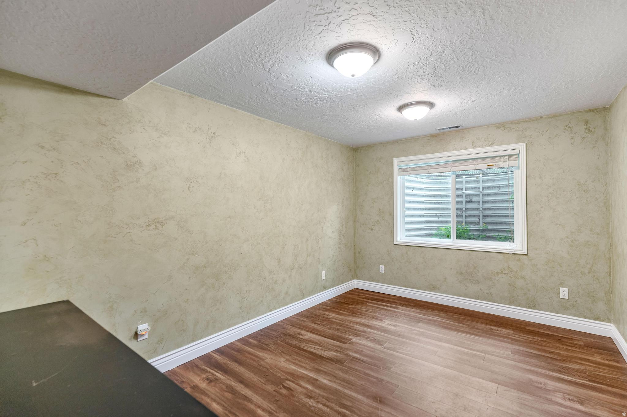 NORTHRIDGE - Residential