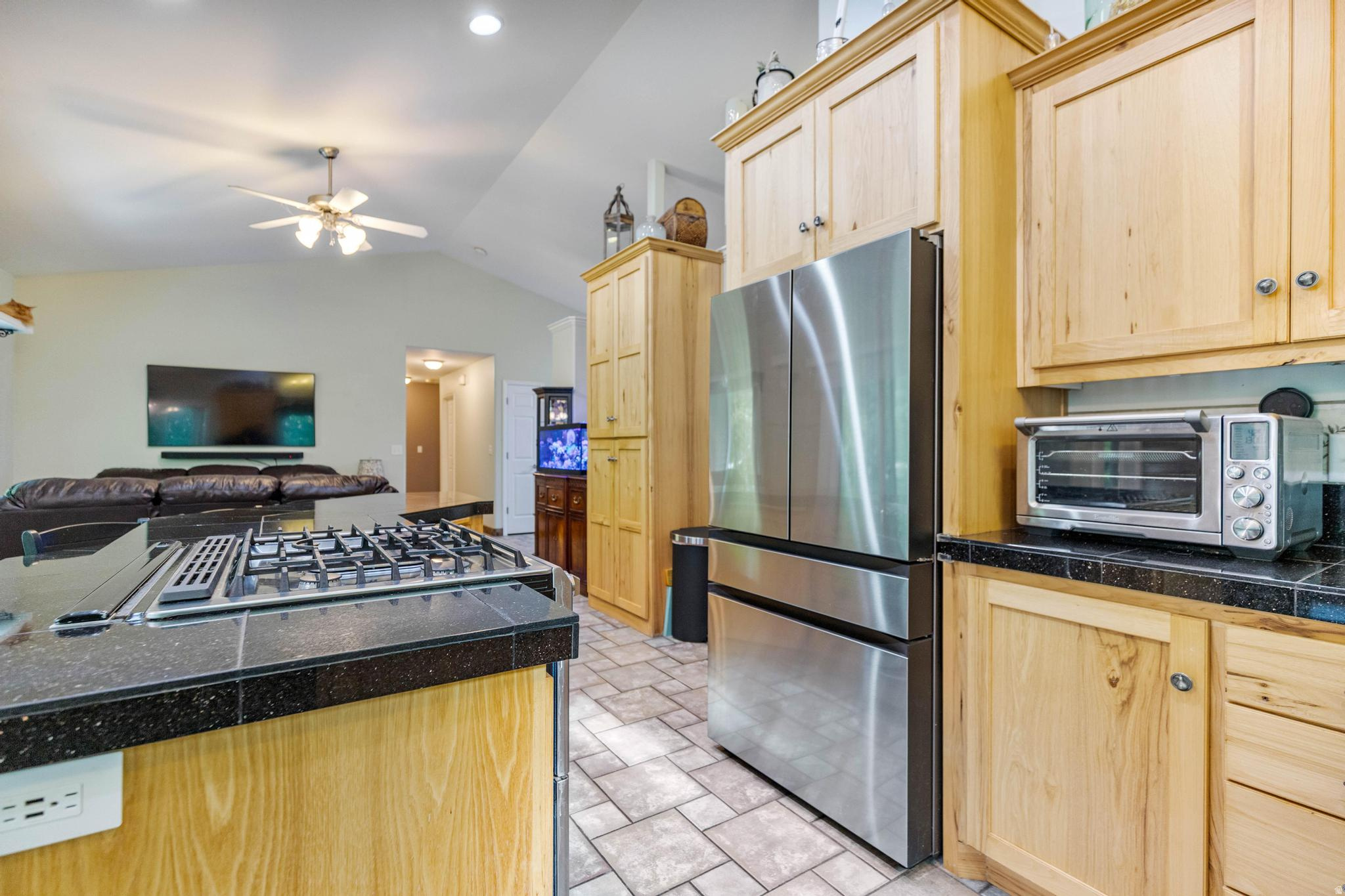 NORTHRIDGE - Residential