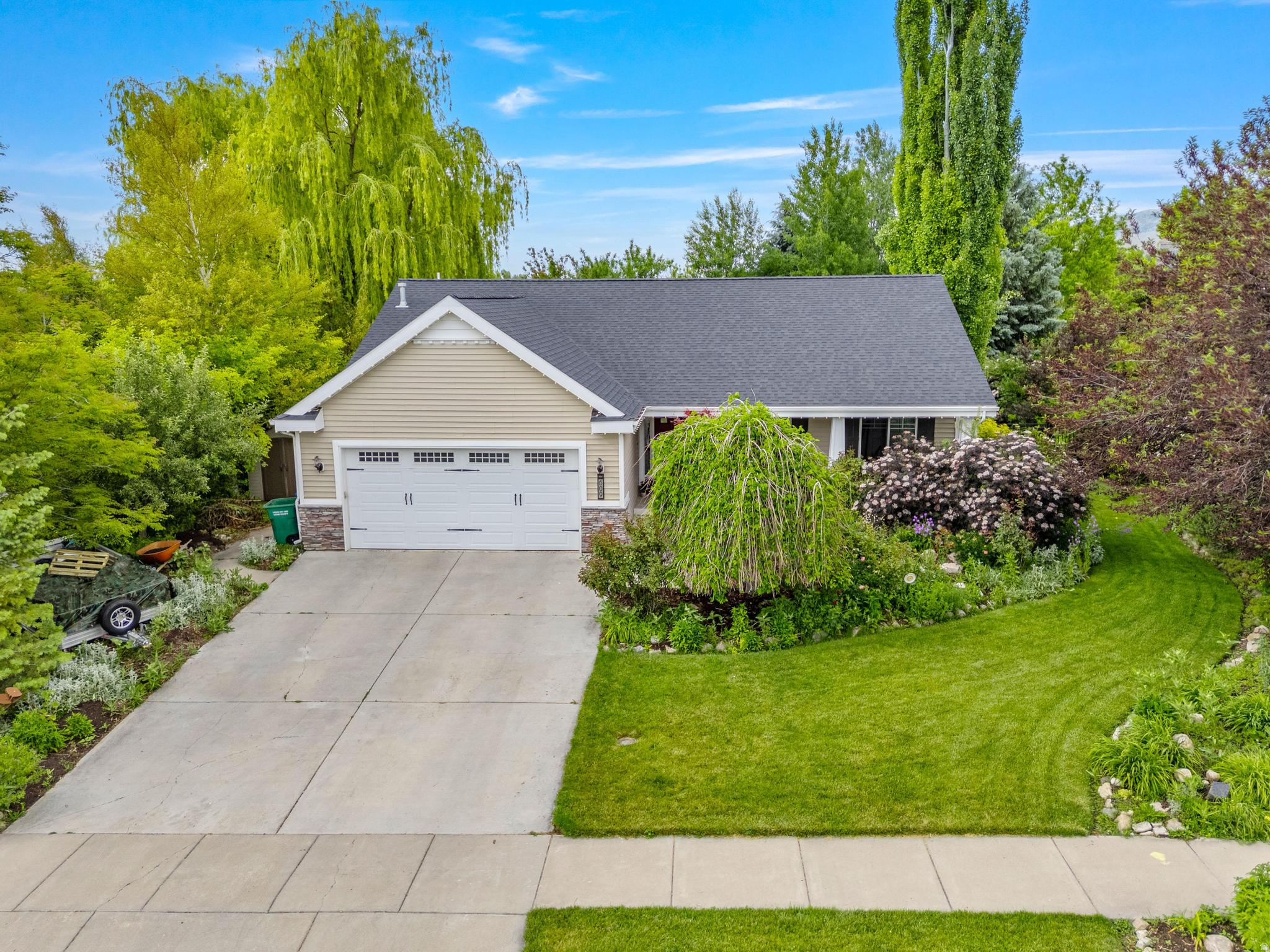NORTHRIDGE - Residential