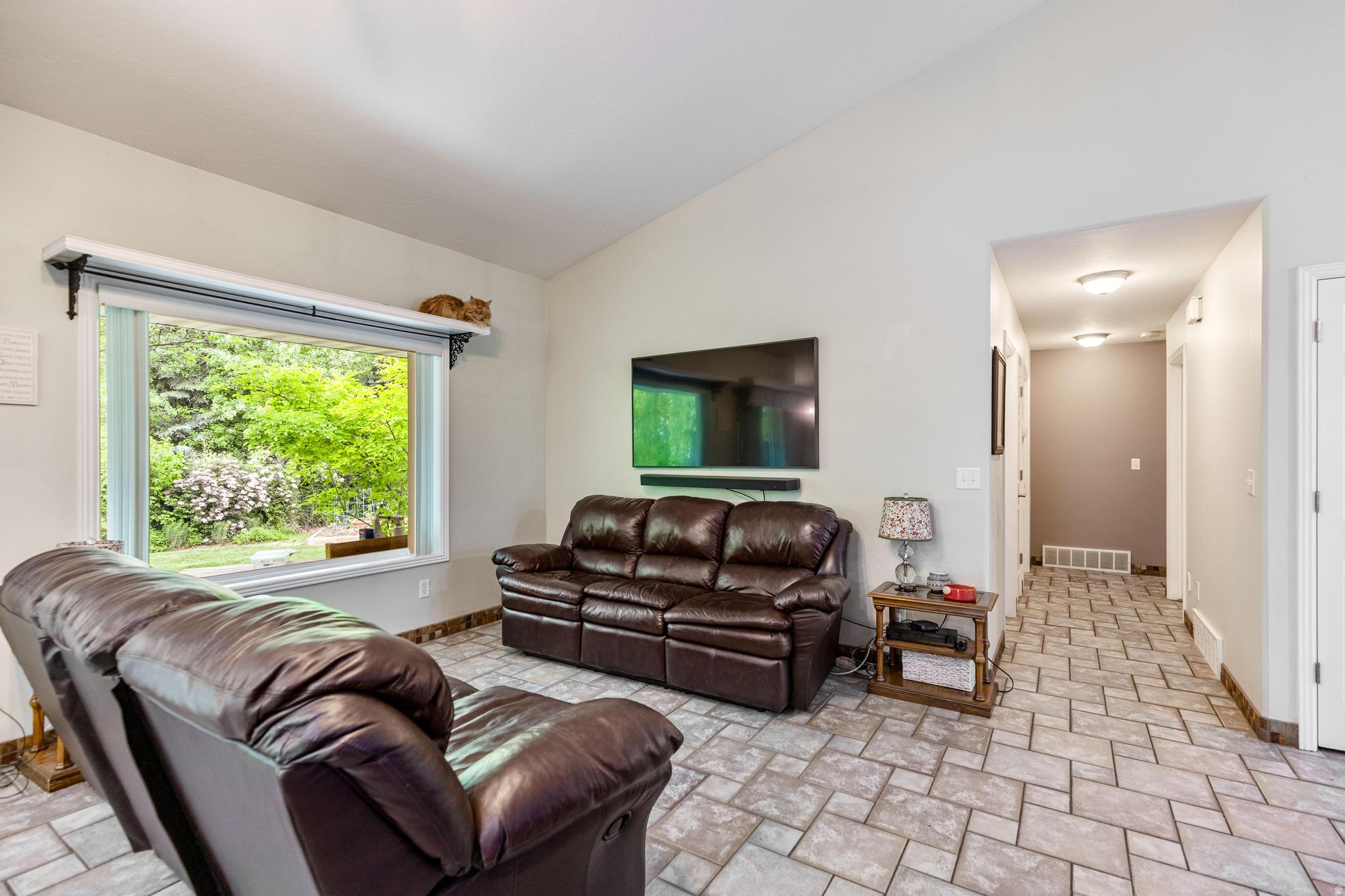 NORTHRIDGE - Residential
