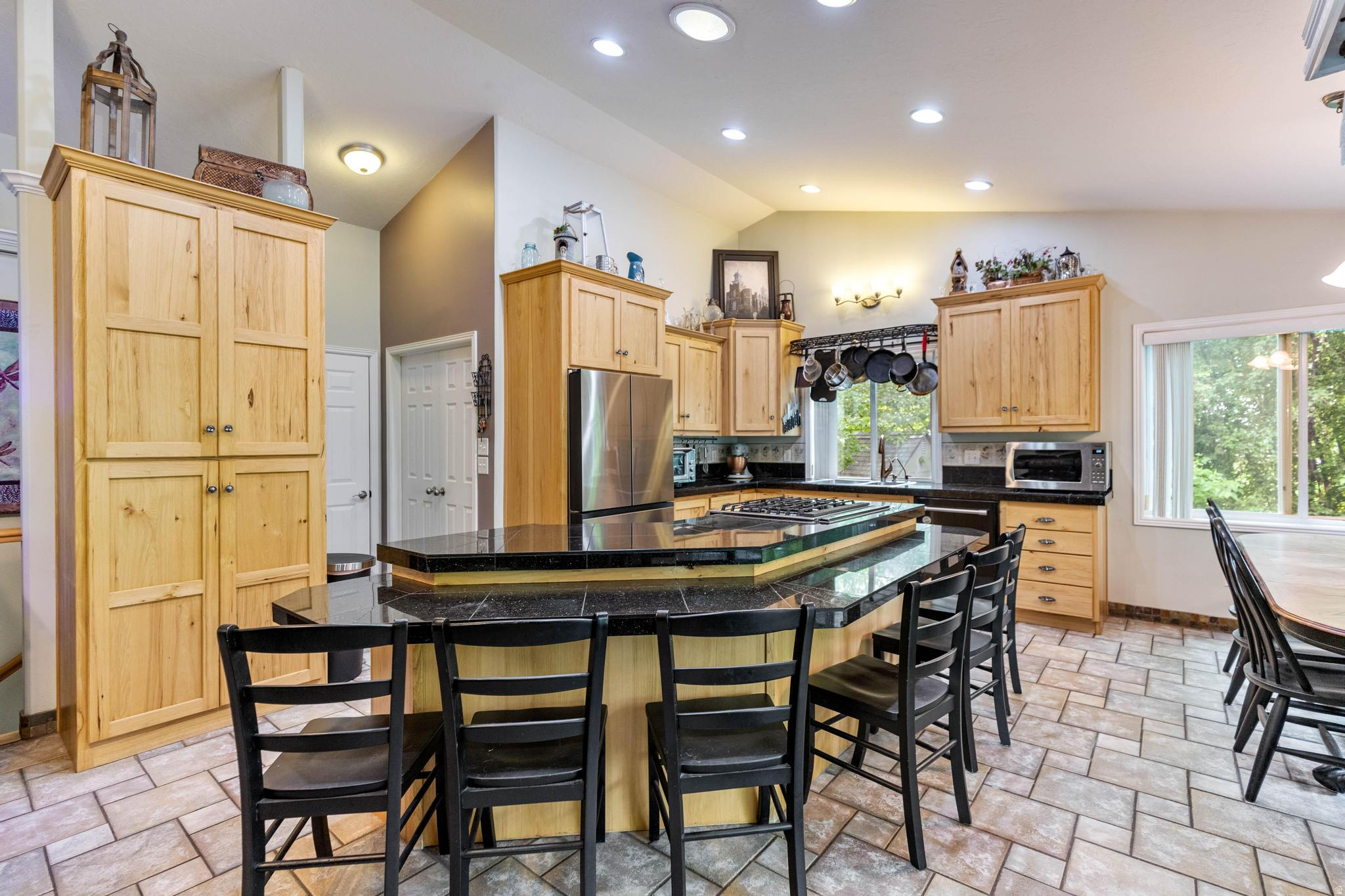 NORTHRIDGE - Residential