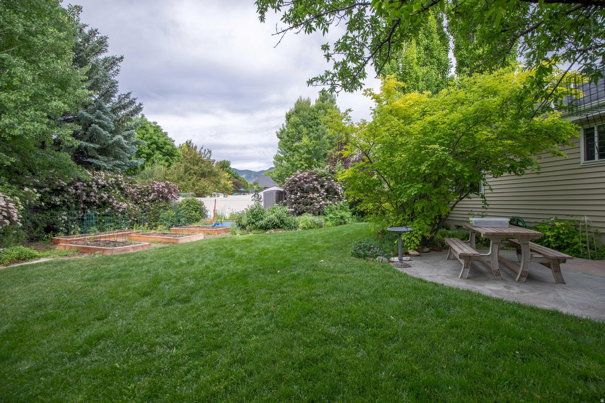 NORTHRIDGE - Residential