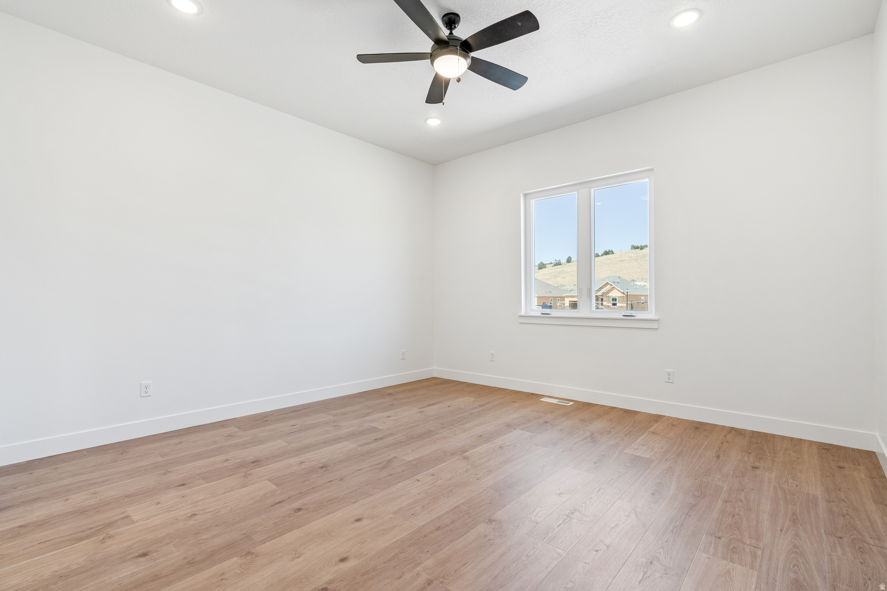 VISTAS AT SUMMIT RDG - Residential