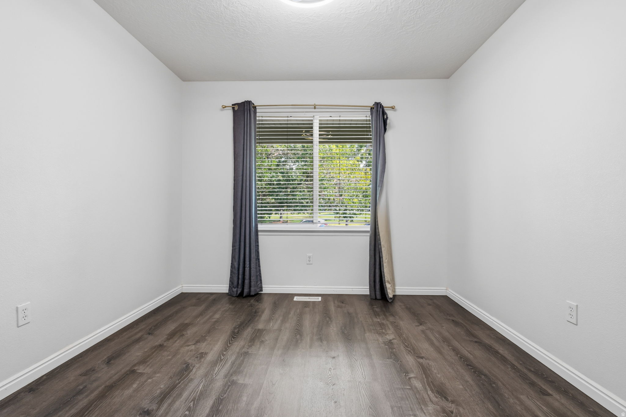 HUNTER VILLAGE - Residential