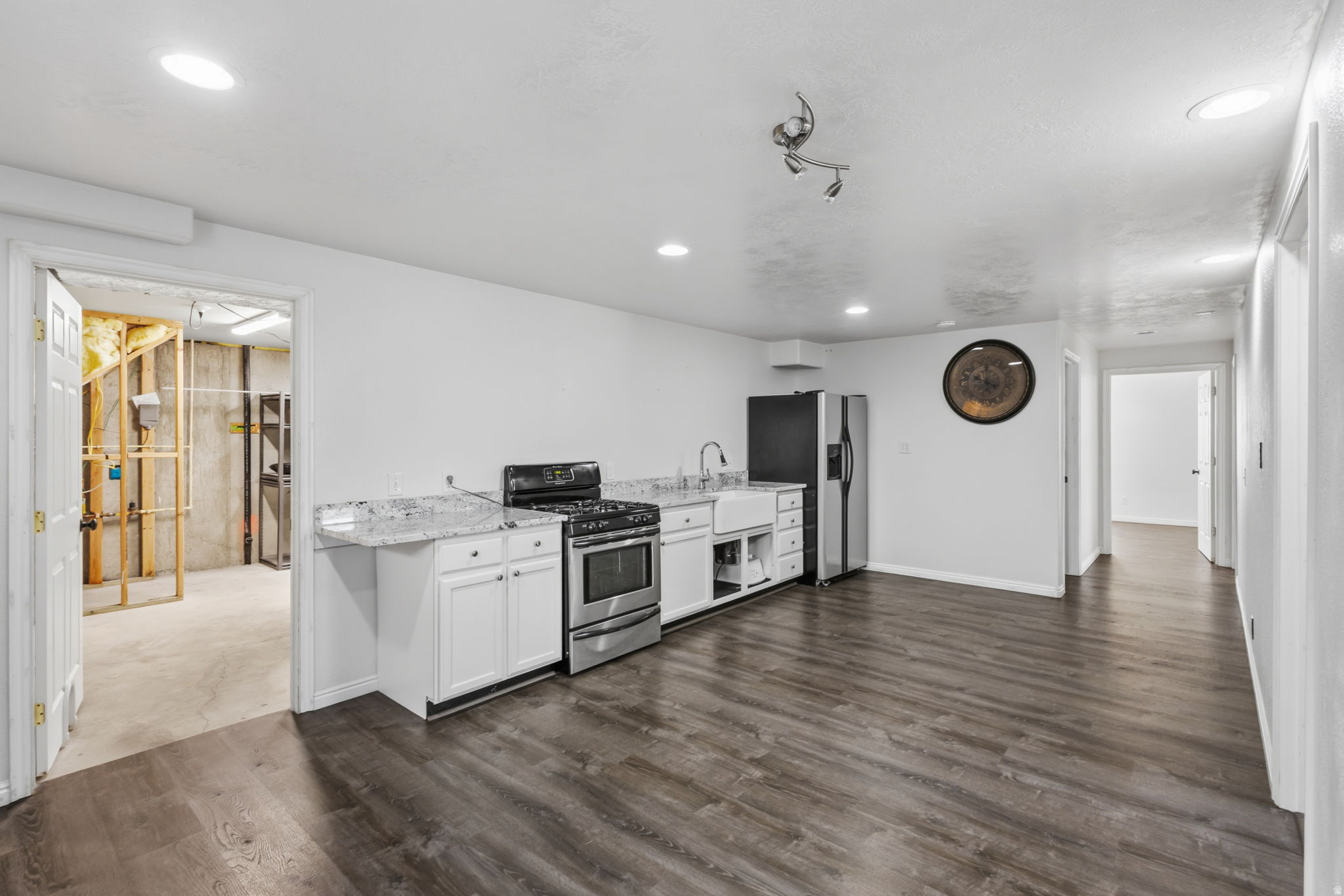 HUNTER VILLAGE - Residential