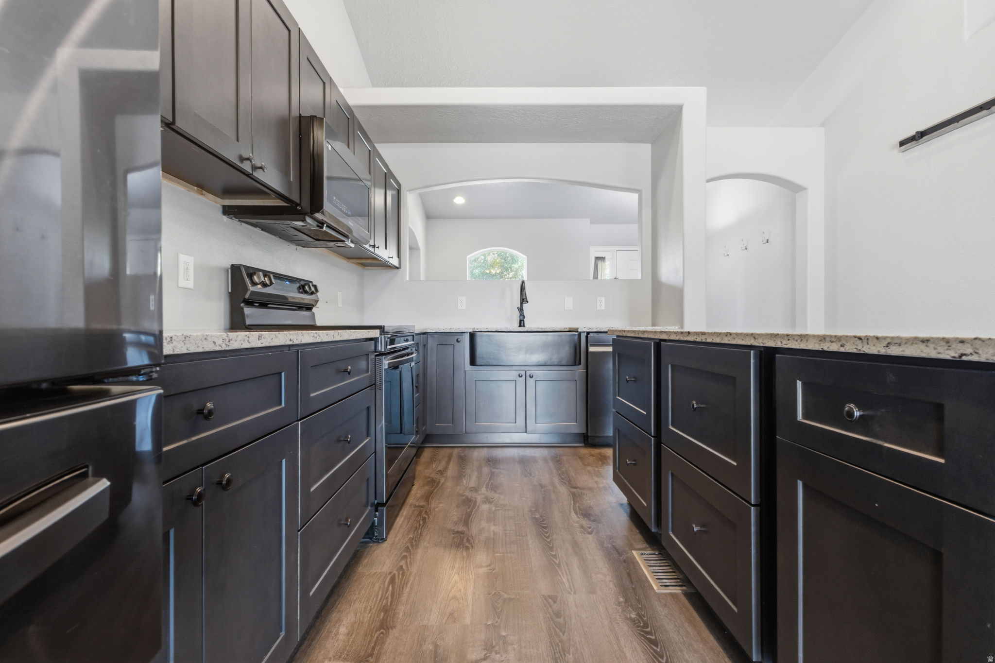 HUNTER VILLAGE - Residential