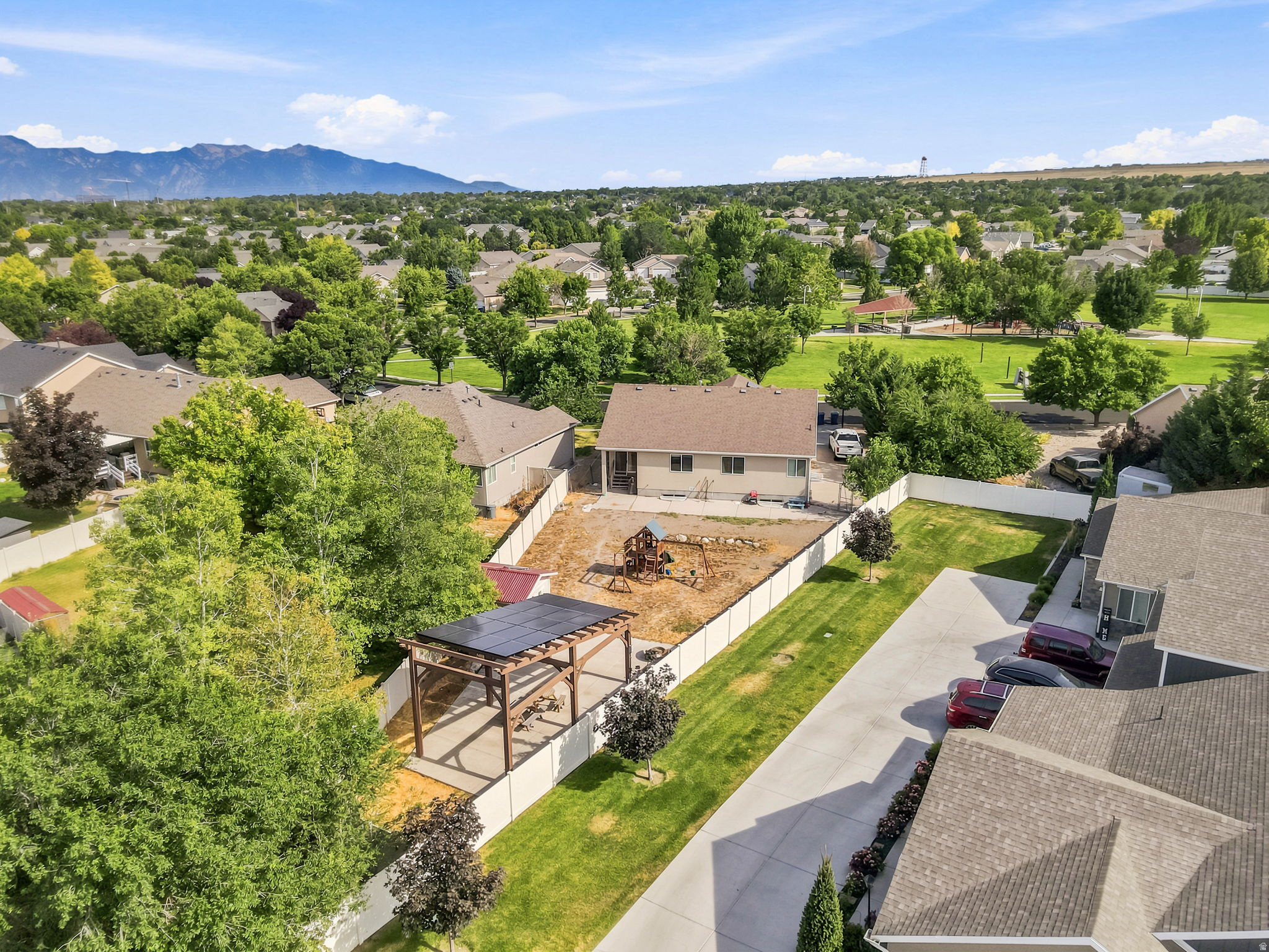 HUNTER VILLAGE - Residential