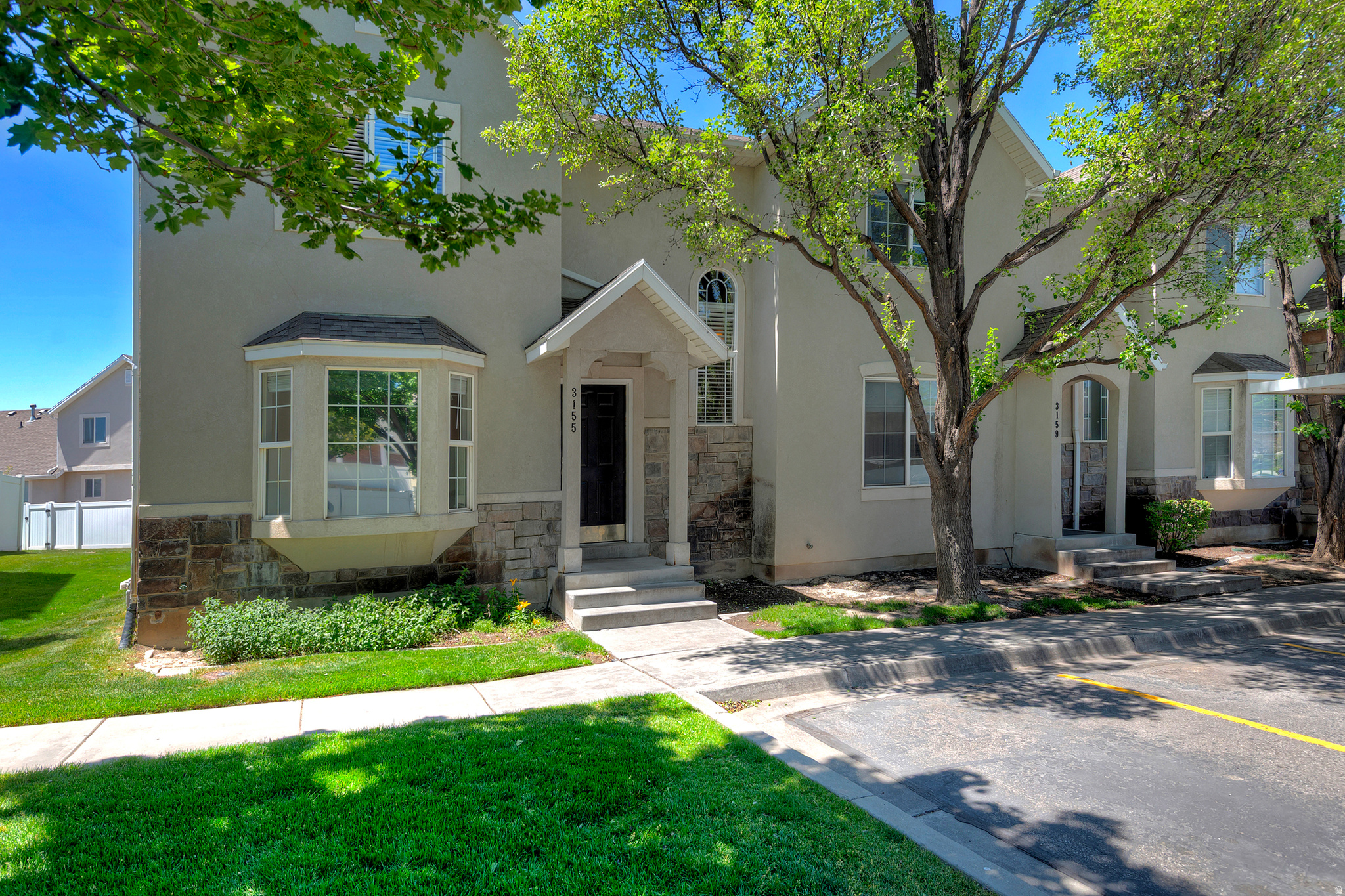 Amazing opportunity to own this townhouse in Thanksgiving Point, perfectly situated near Traverse Outlet for shopping, entertainment, and many dining options. This home offers over 2,000 sq ft of living space, featuring four bedrooms and four bathrooms. The fully finished basement provides additional flexible living space, and the open, bright floor plan enhances daily living and entertaining. Enjoy a private, fully fenced backyard for outdoor enjoyment. The HOA covers sewer, garbage, water, and internet, simplifying monthly costs. Don't miss your chance-call for a private showing before this opportunity is gone.