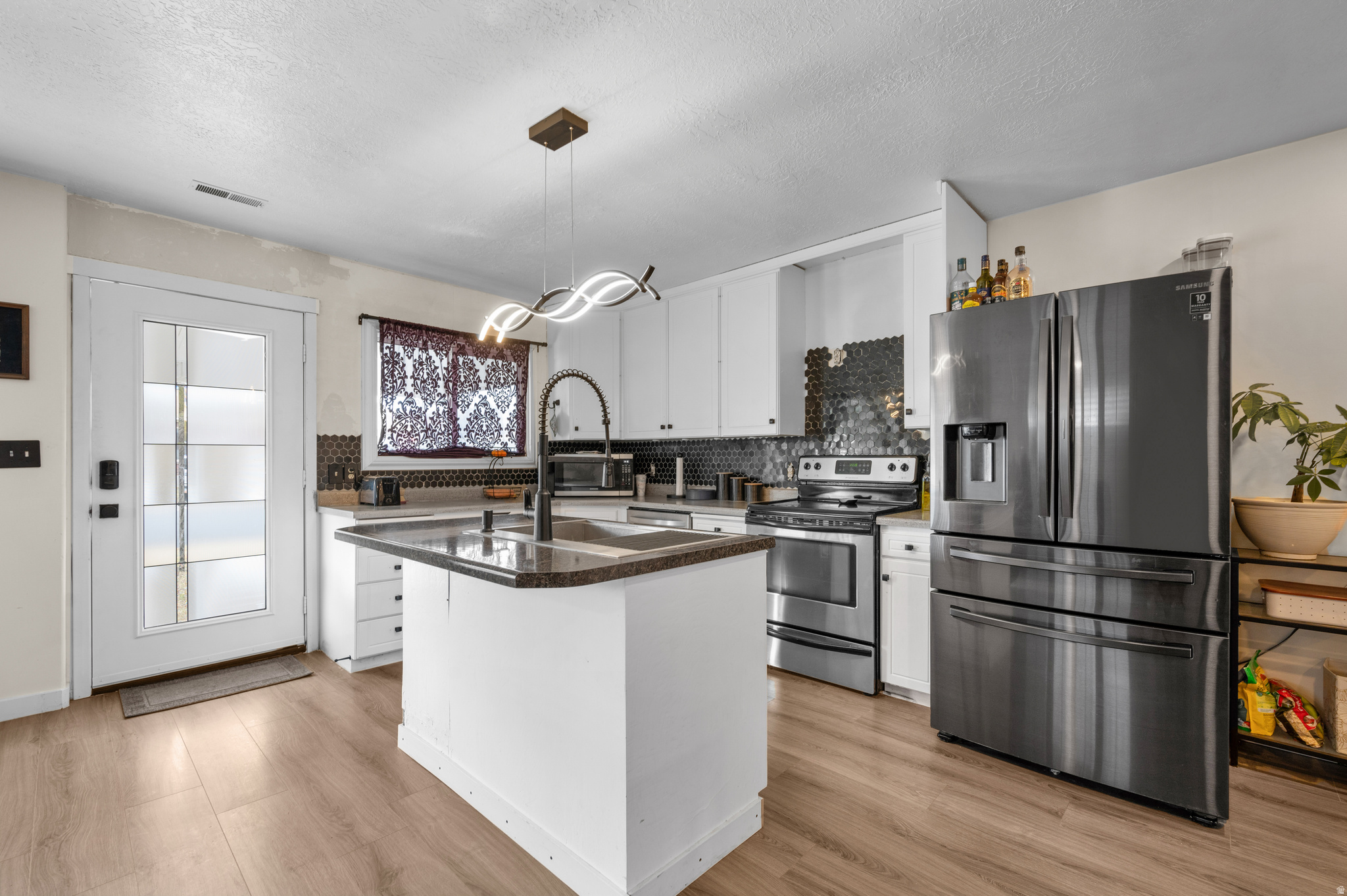 OQUIRRH HILLS #4 - Residential