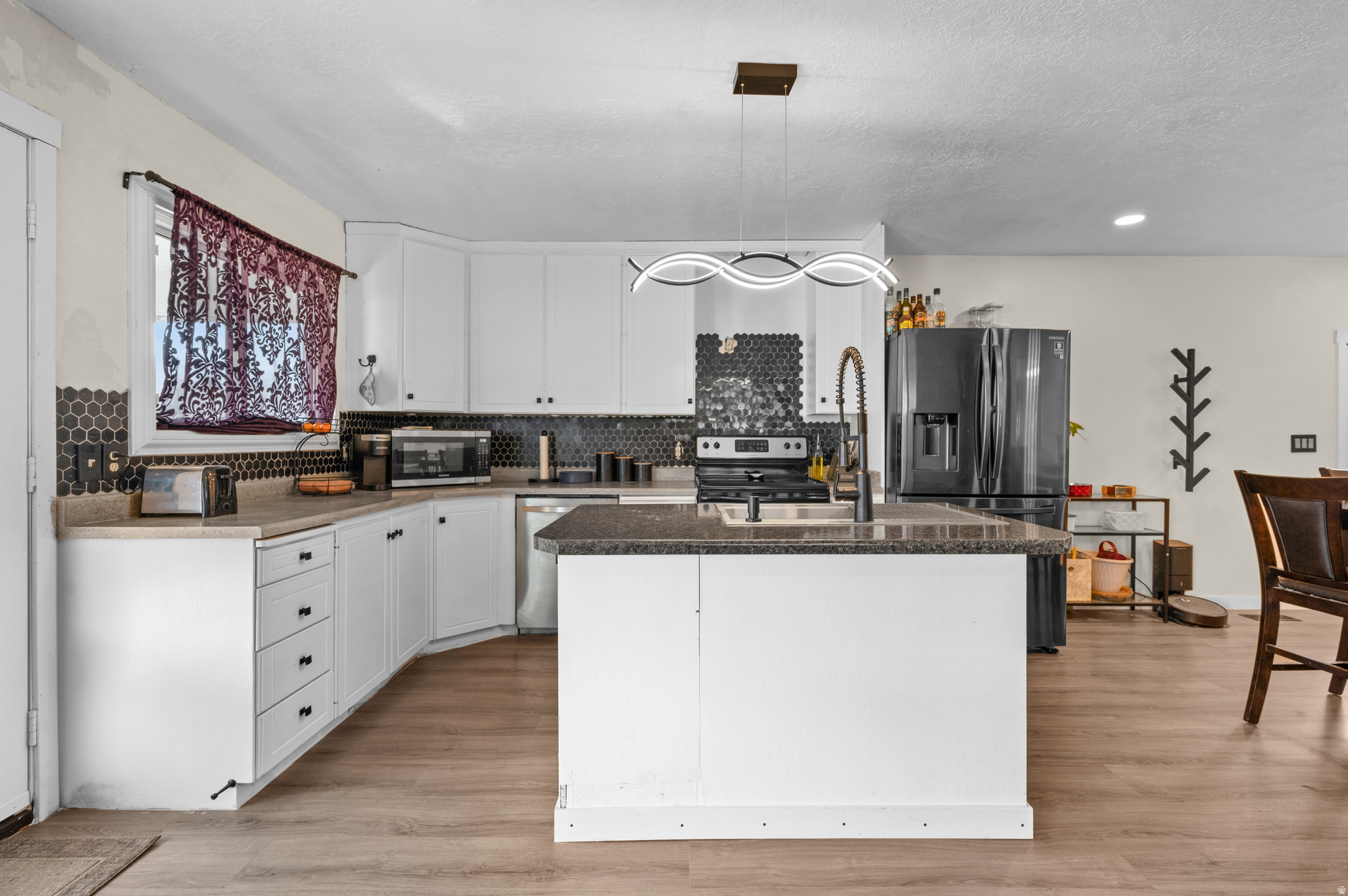 OQUIRRH HILLS #4 - Residential