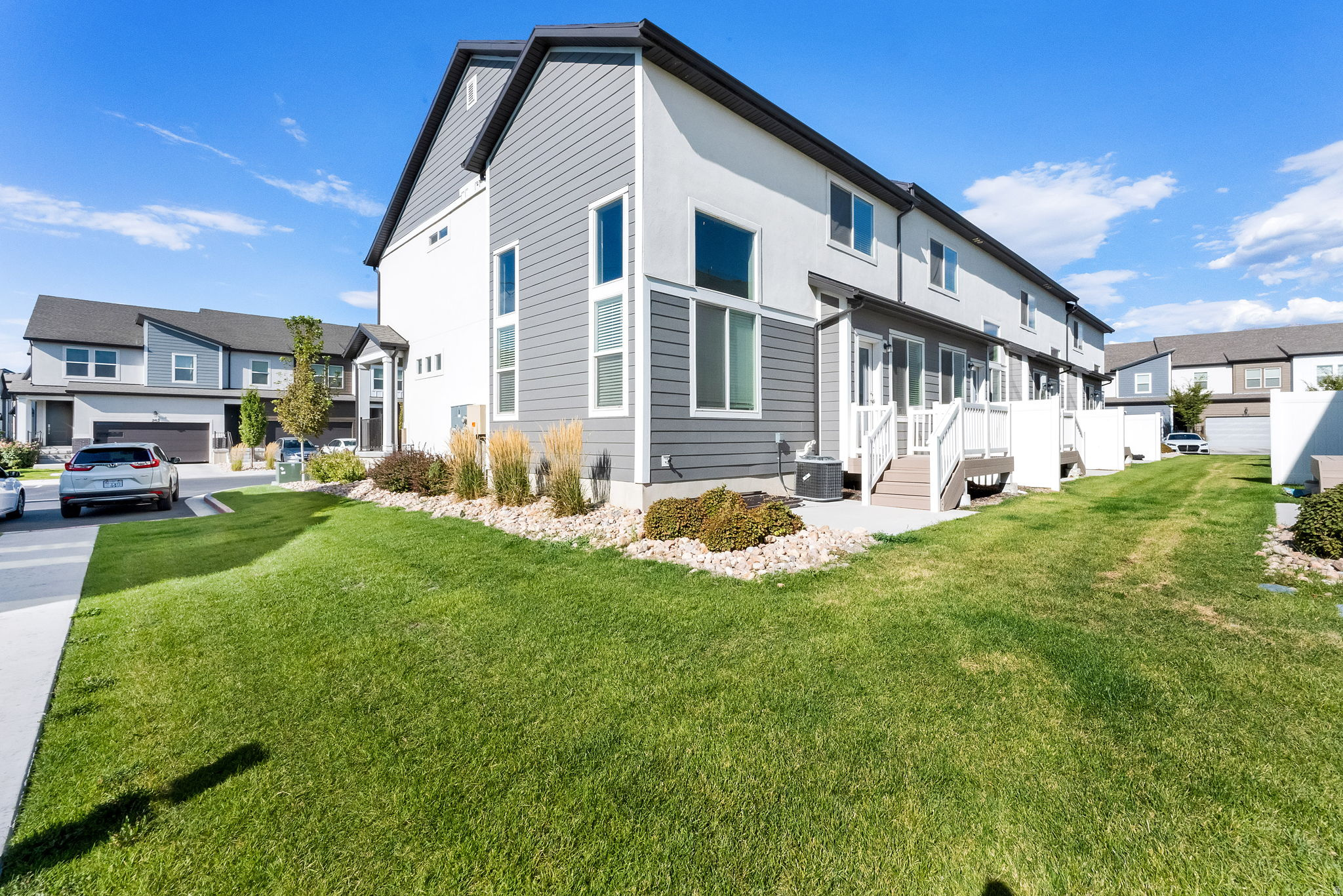 LAKE FRONT - Residential