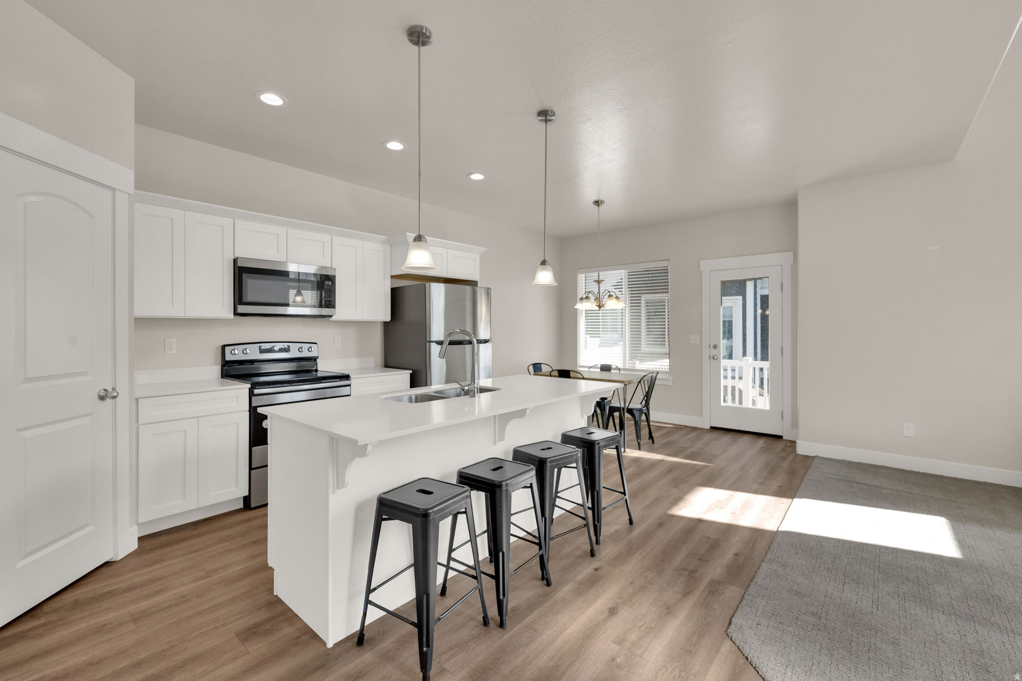 LAKE FRONT - Residential