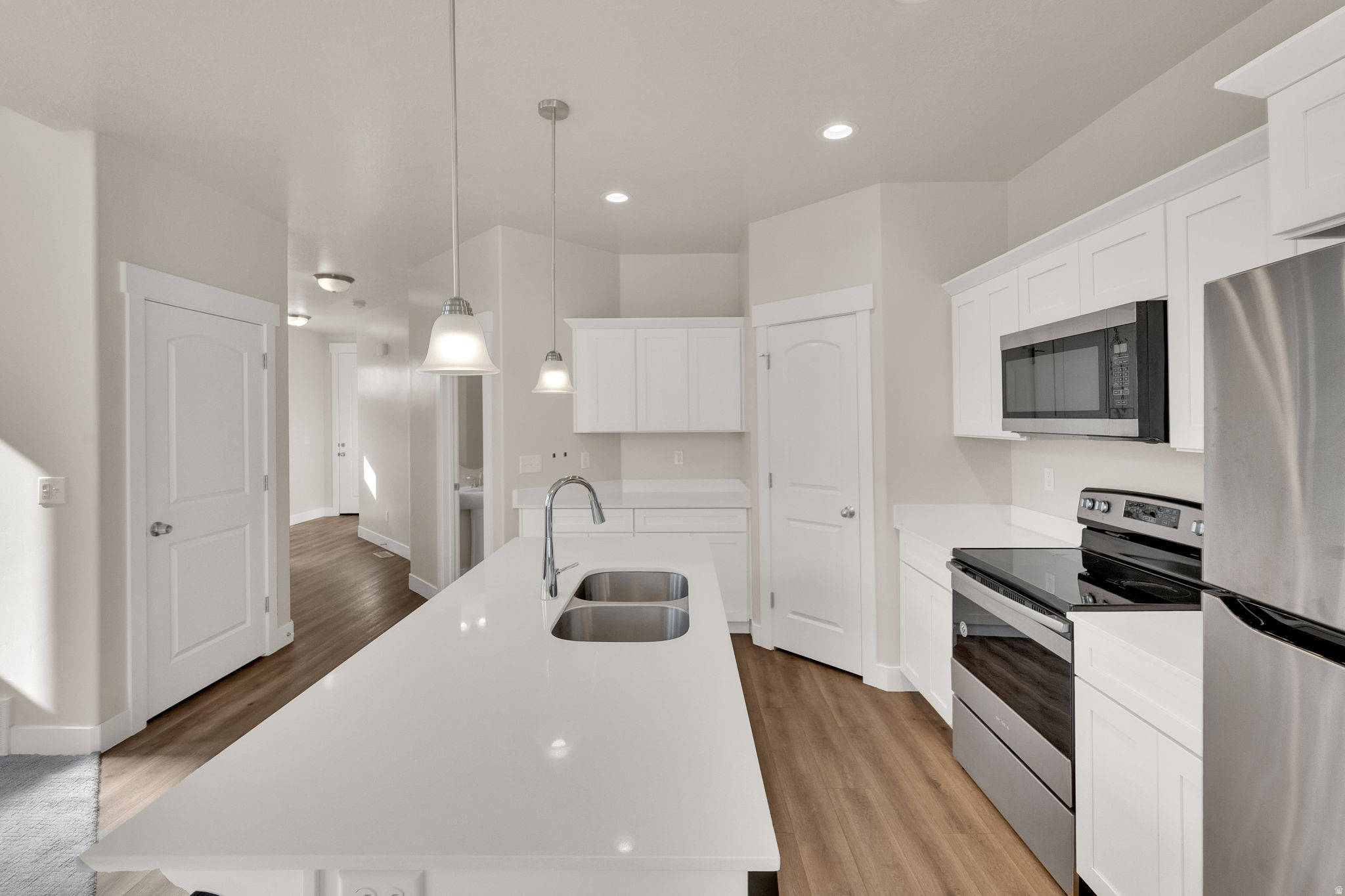 LAKE FRONT - Residential